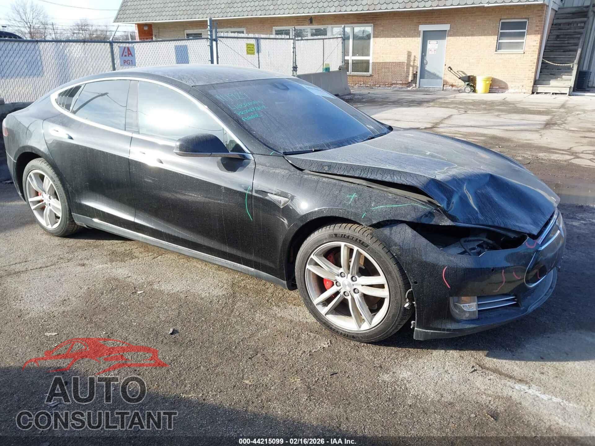 TESLA MODEL S 2015 - 5YJSA1E48FF111929