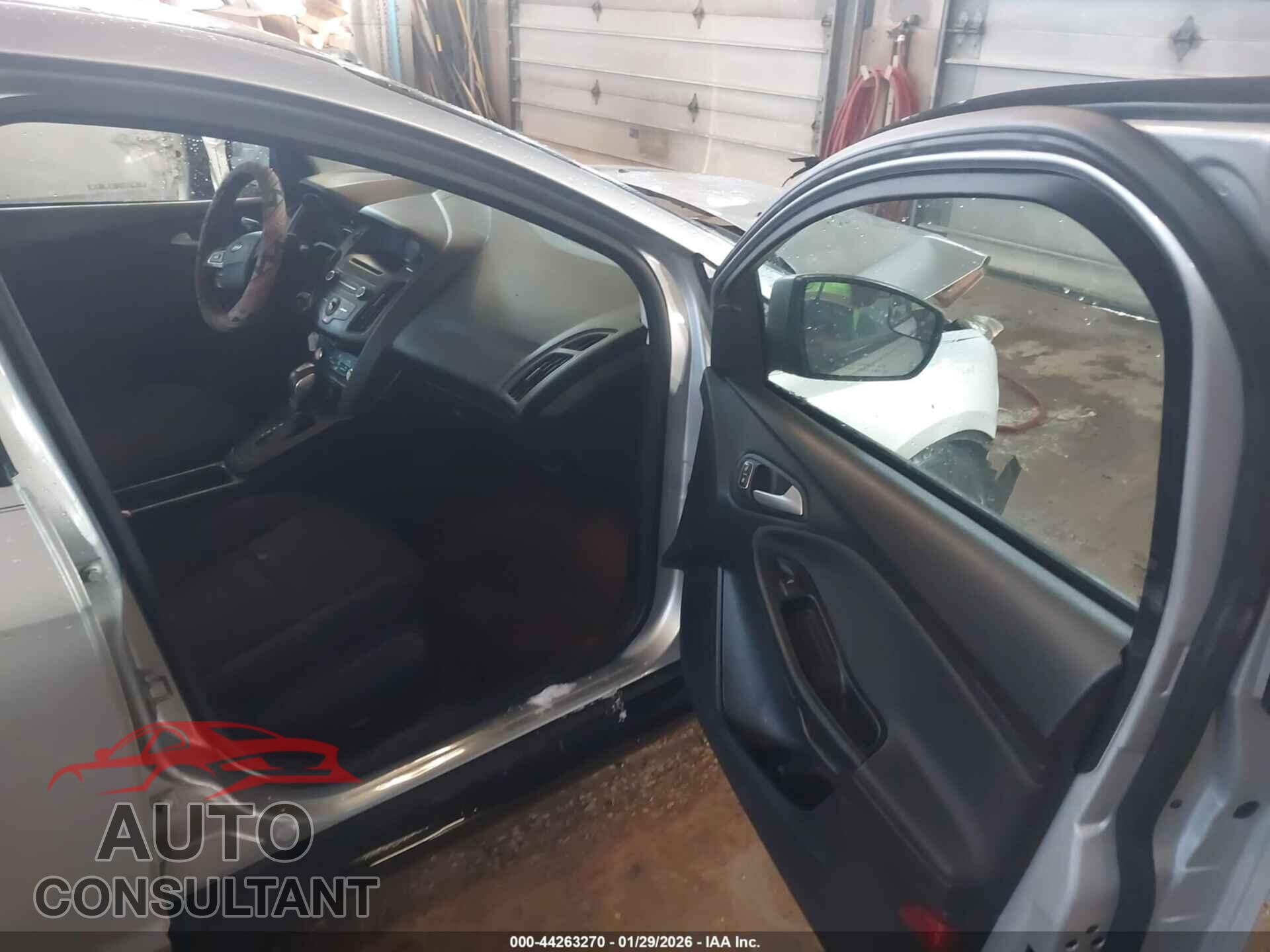 FORD FOCUS 2016 - 1FADP3F29GL341015
