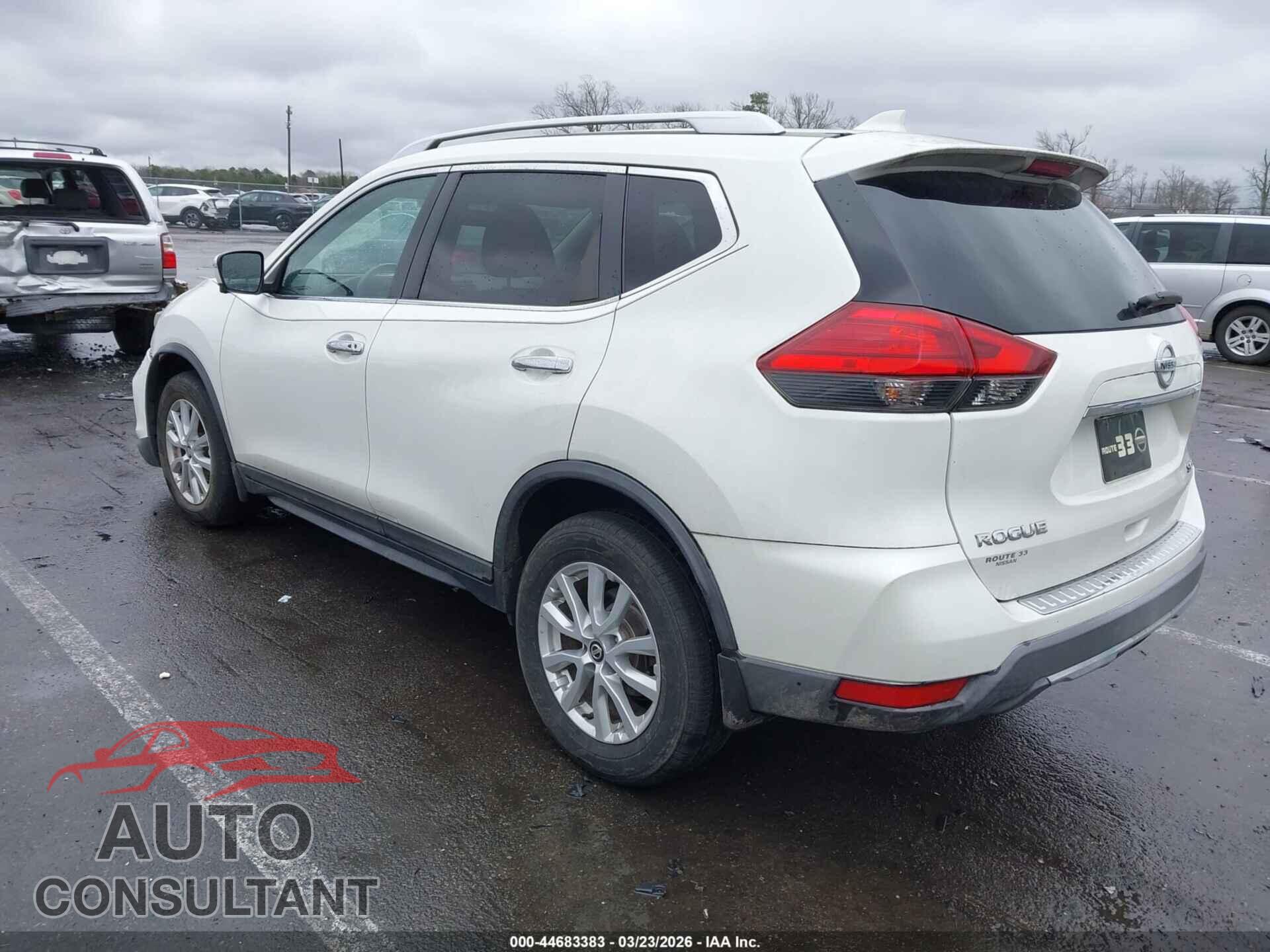 NISSAN ROGUE 2017 - KNMAT2MV9HP562012