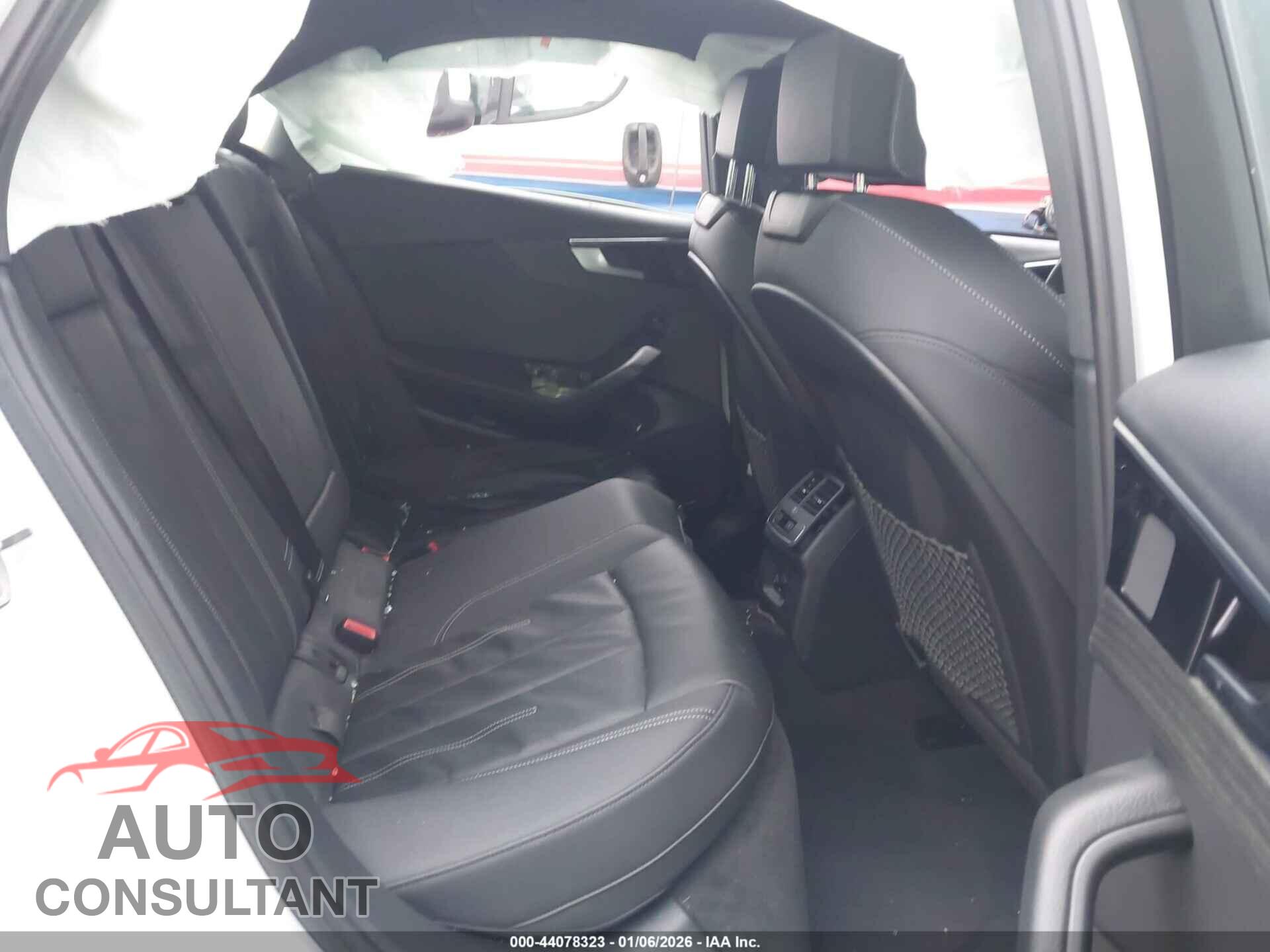 AUDI A4 2021 - WAUDAAF4XMA042560