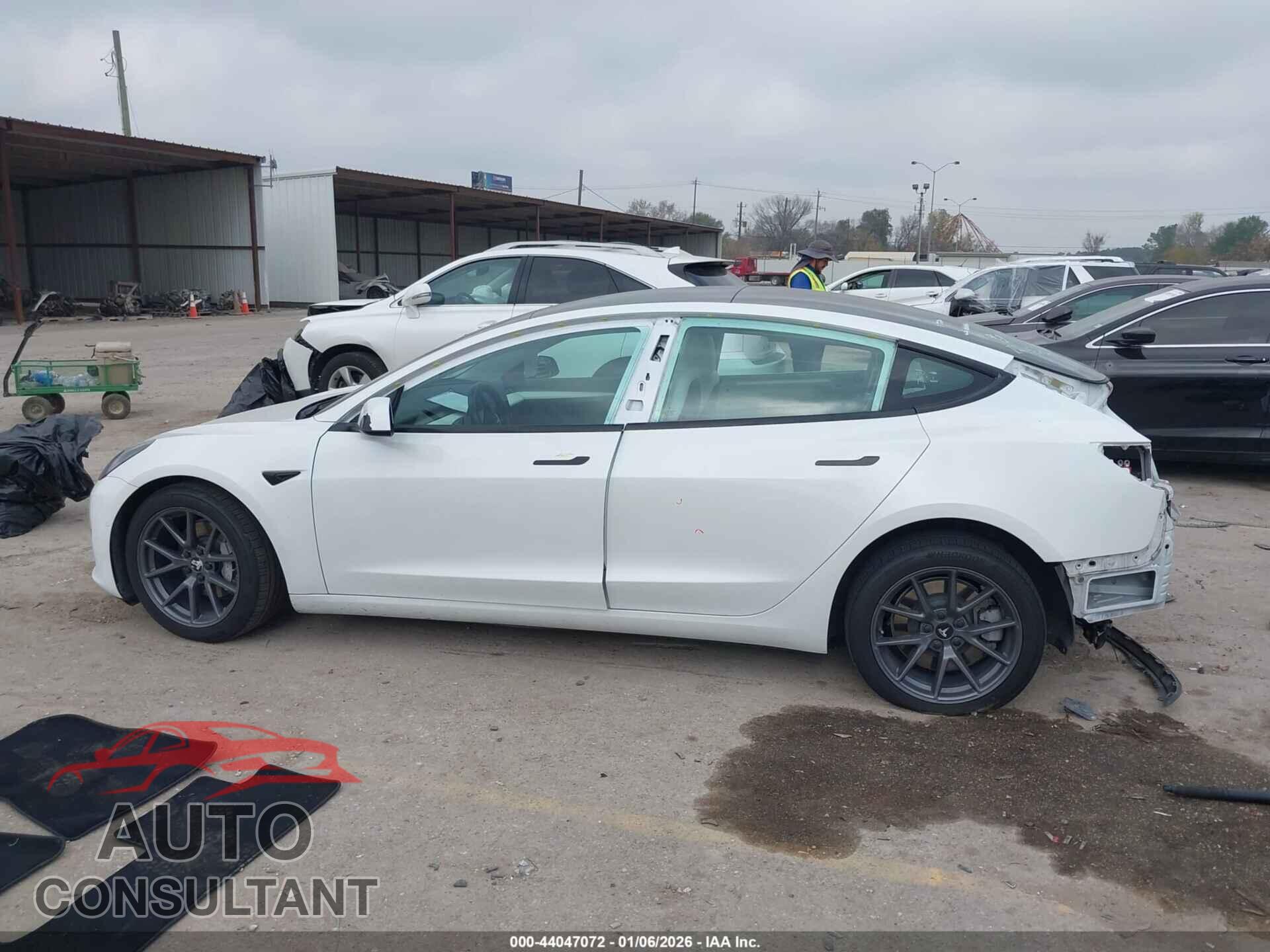 TESLA MODEL 3 2021 - 5YJ3E1EA3MF048329