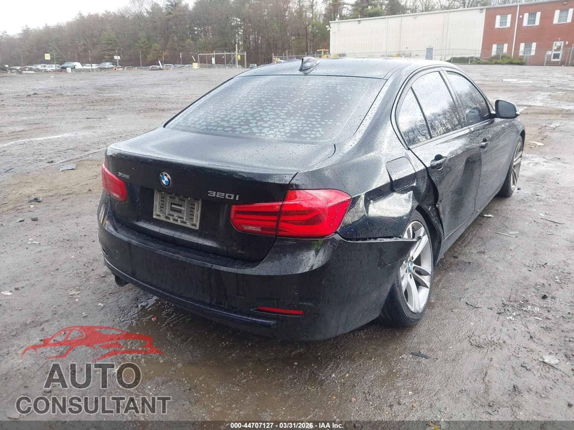 BMW 320I 2016 - WBA8E5G52GNU21957