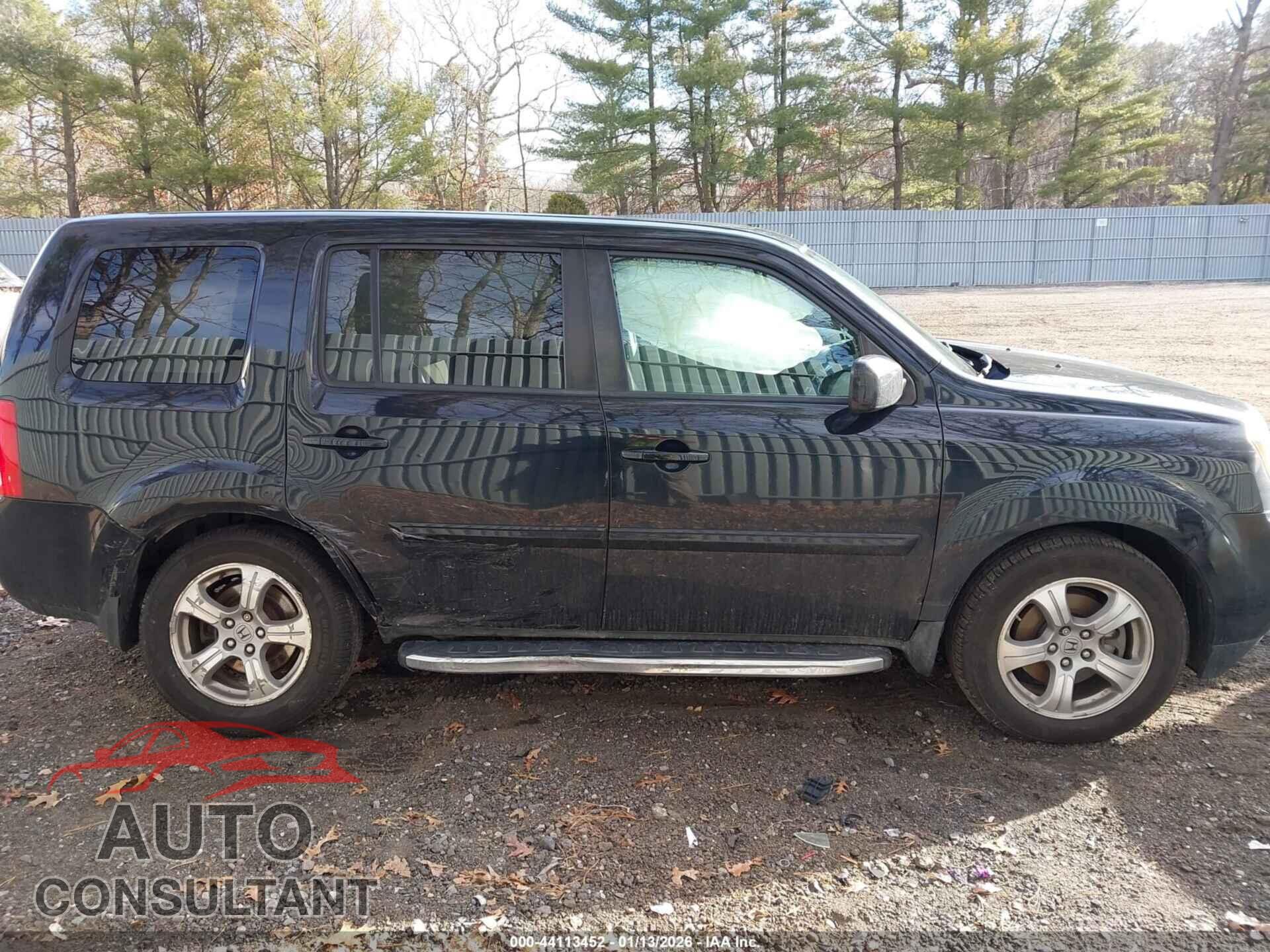 HONDA PILOT 2015 - 5FNYF4H48FB016537