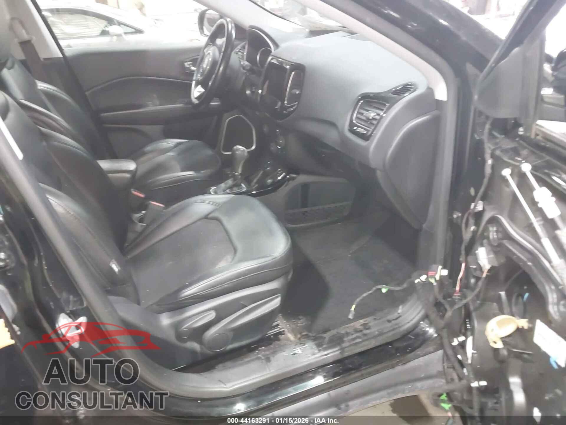 JEEP COMPASS 2019 - 3C4NJDBB6KT768564