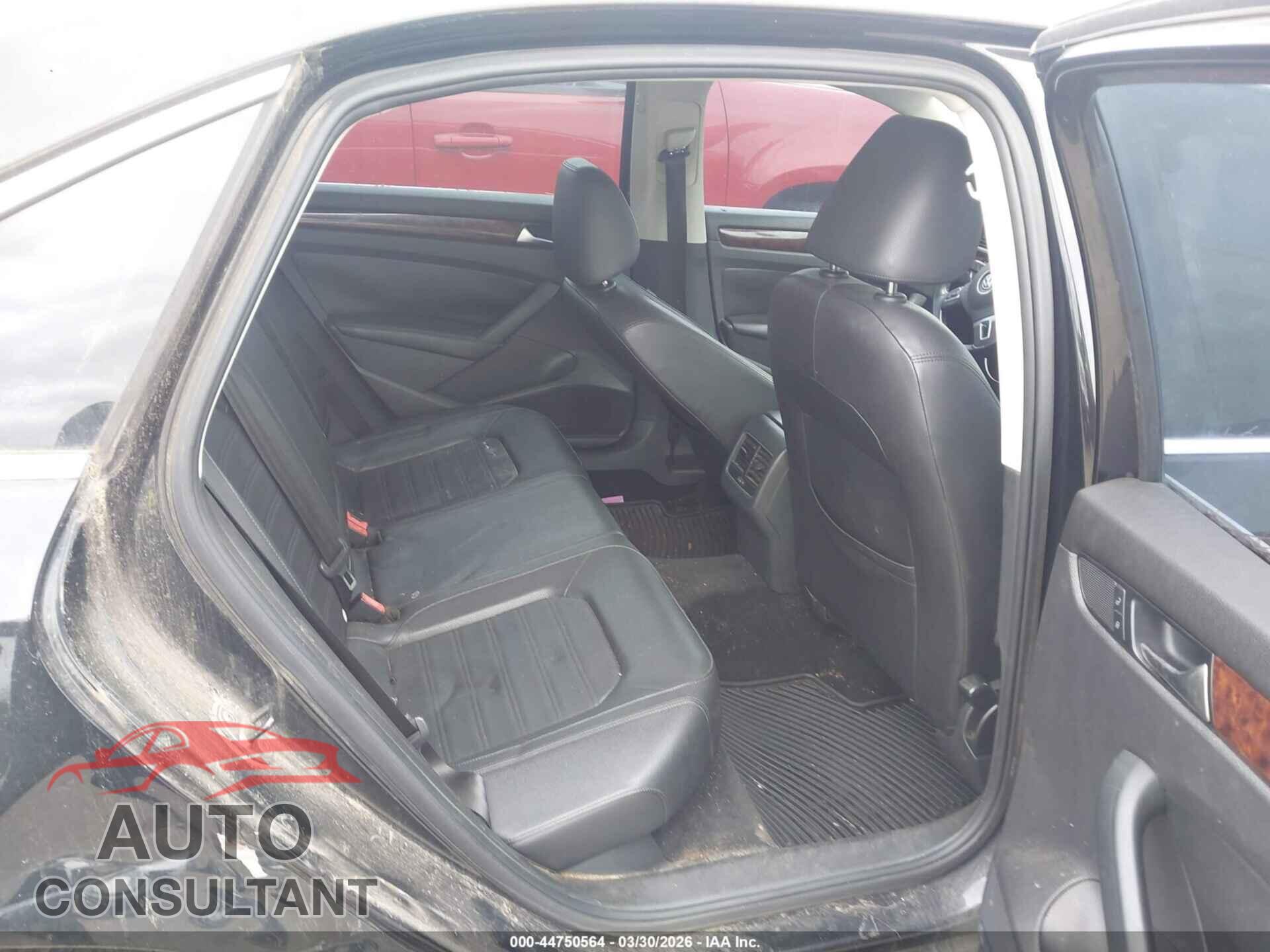 VOLKSWAGEN PASSAT 2013 - 1VWCH7A30DC032245