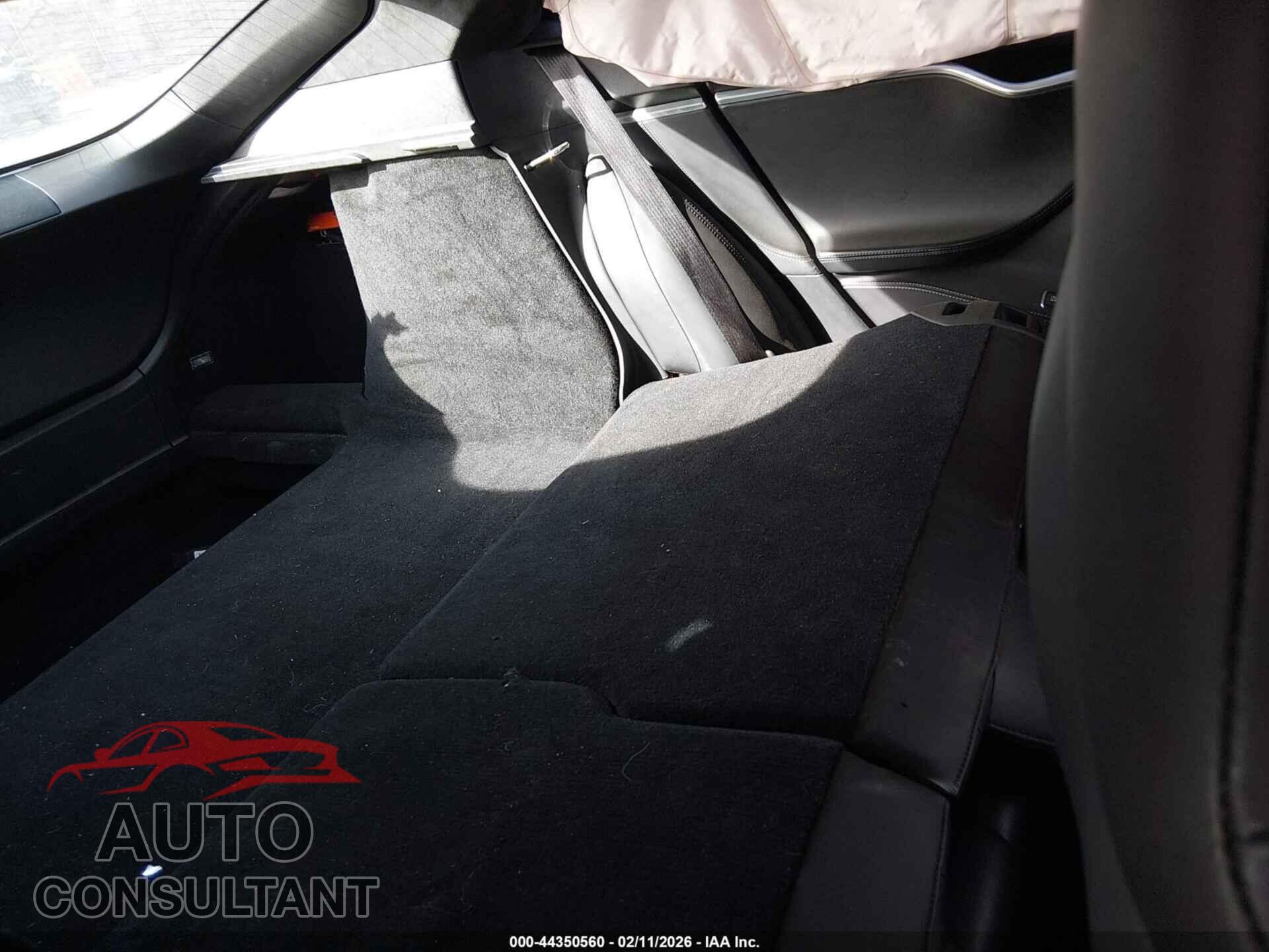 TESLA MODEL S 2015 - 5YJSA1E2XFF117939