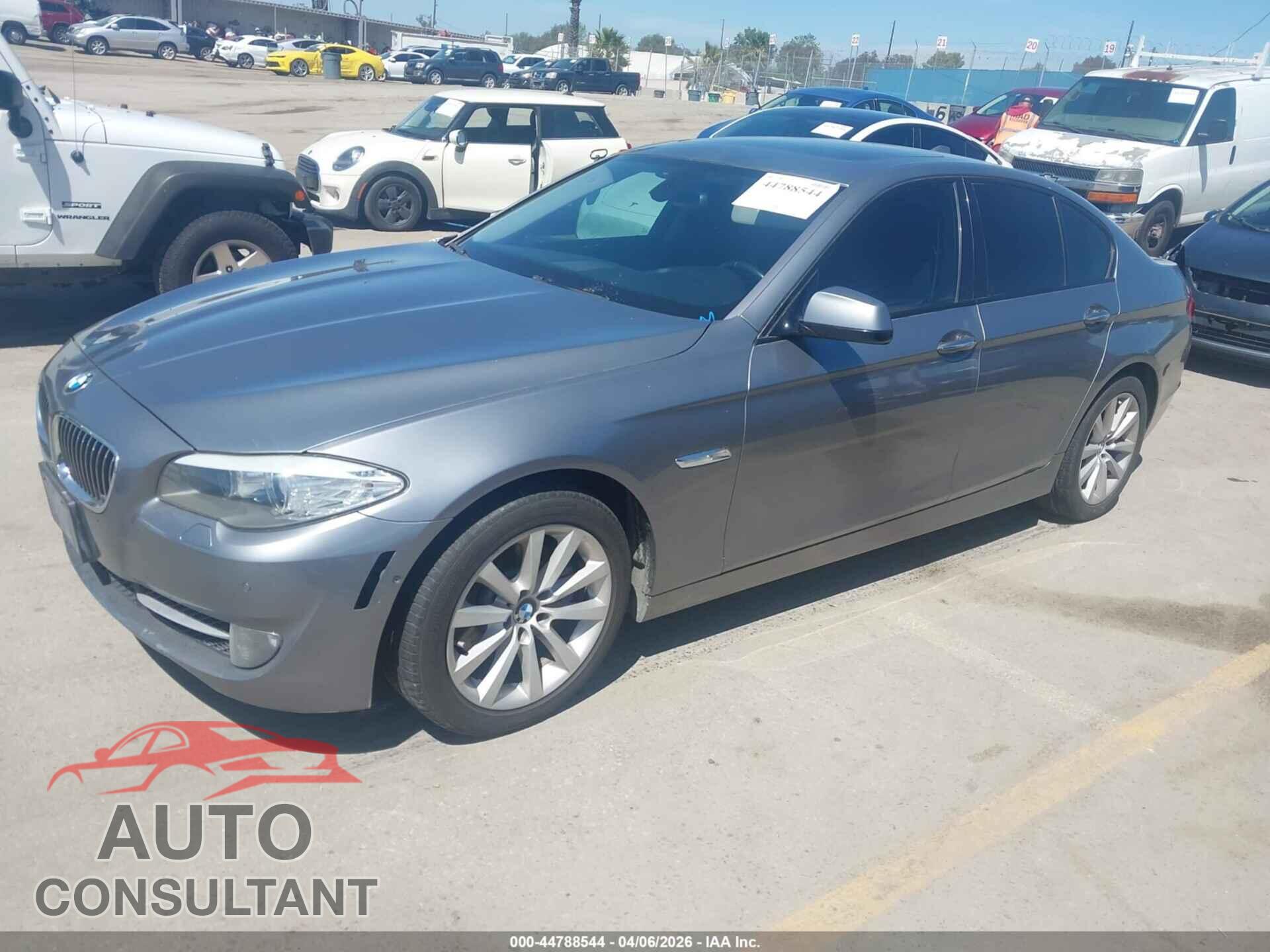 BMW 528I 2011 - WBAFR1C56BC737151