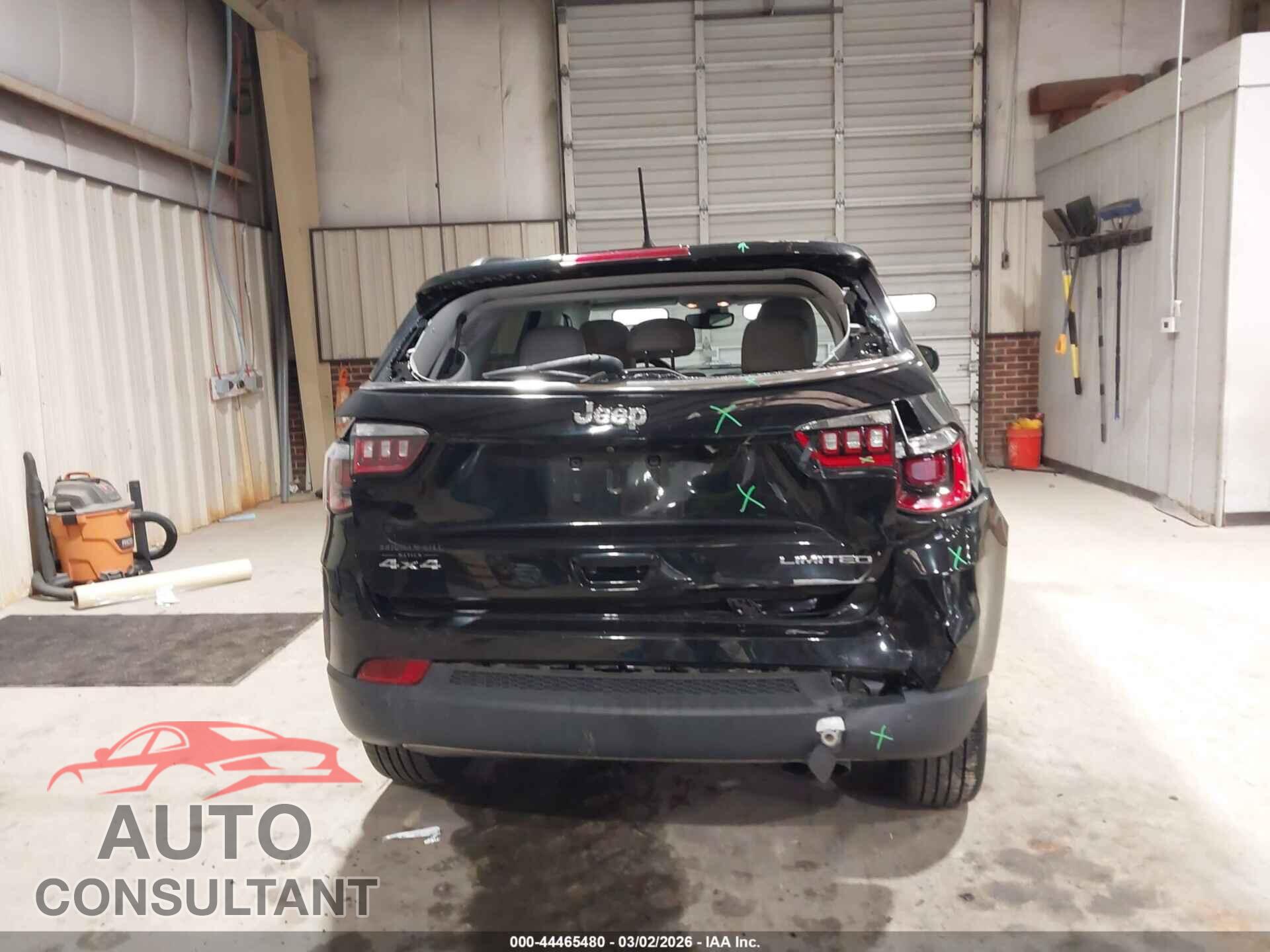 JEEP COMPASS 2018 - 3C4NJDCB3JT200740