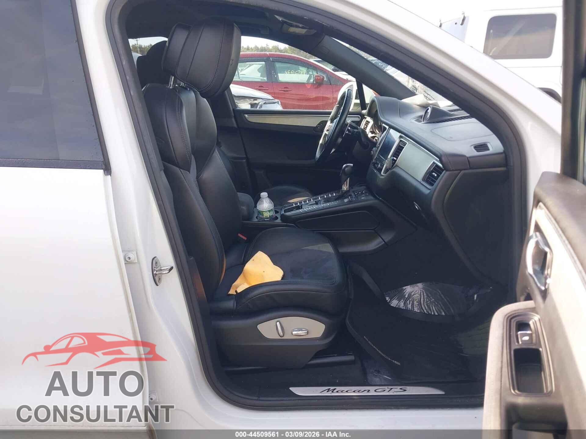 PORSCHE MACAN 2017 - WP1AG2A58HLB53658