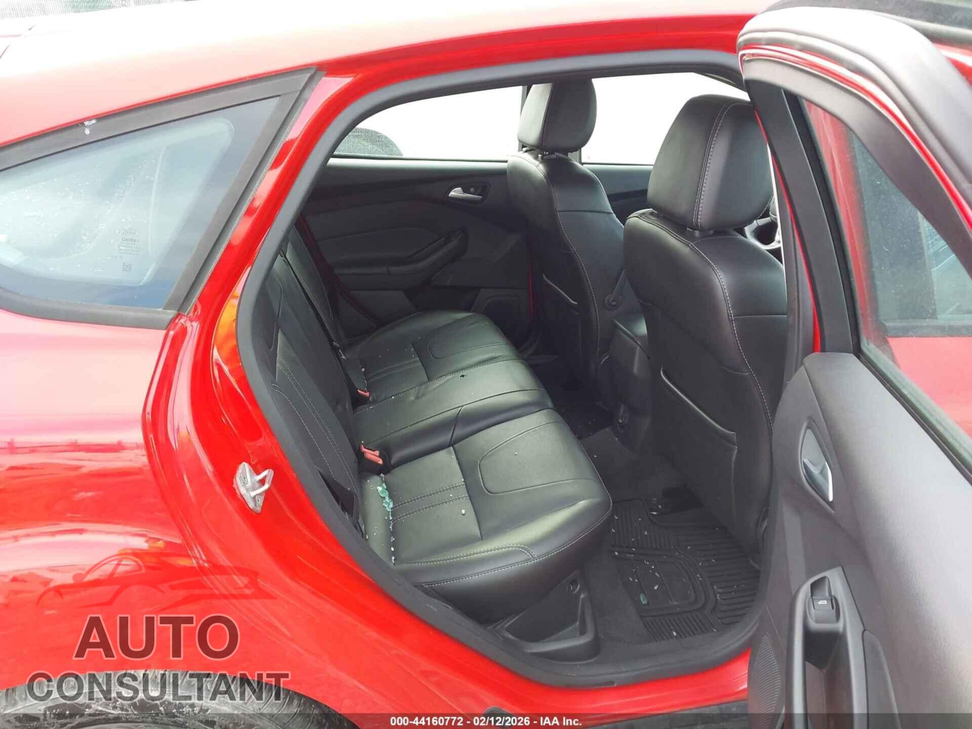 FORD FOCUS 2014 - 1FADP3K24EL143140