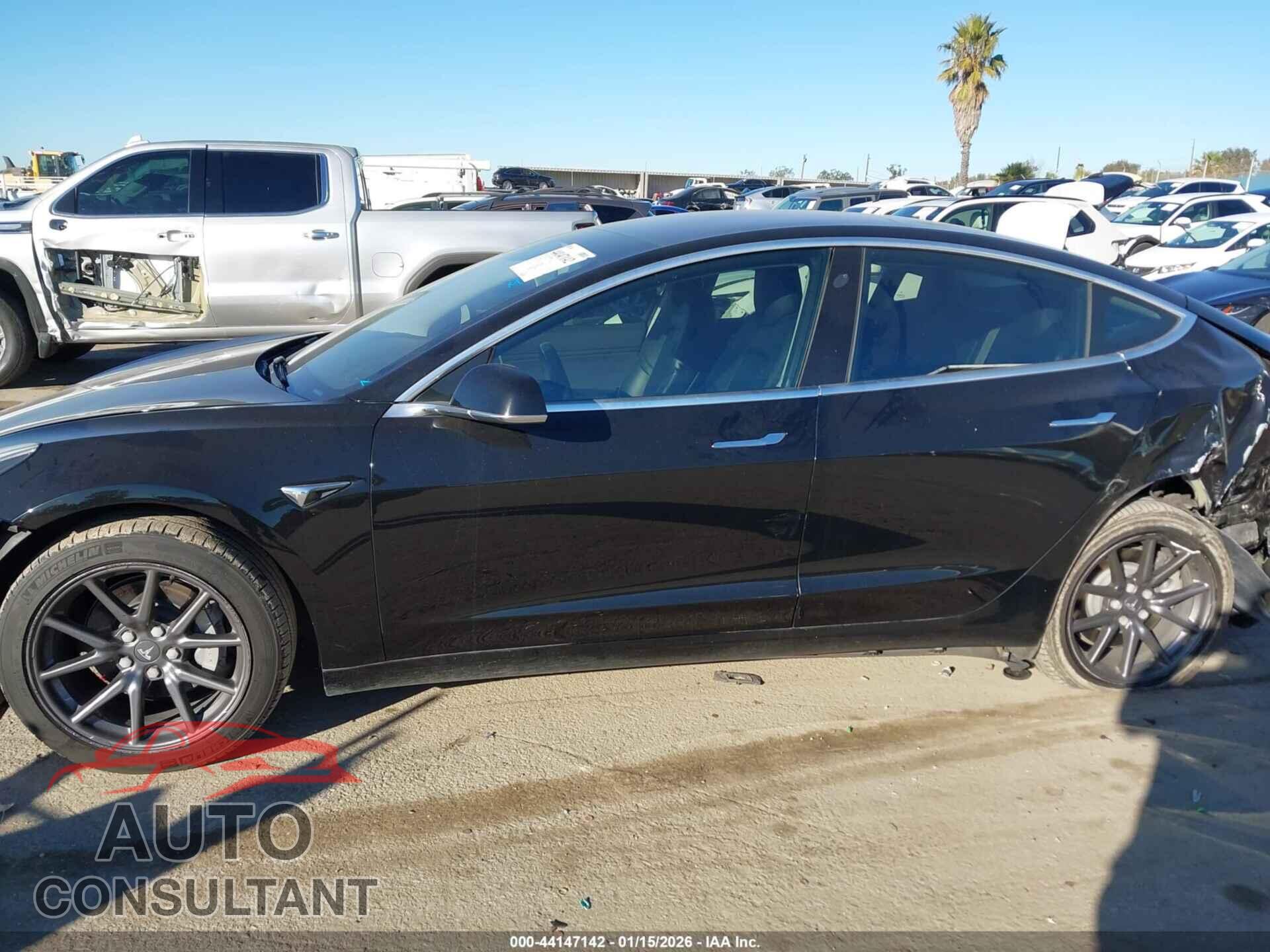 TESLA MODEL 3 2017 - 5YJ3E1EA1HF002181