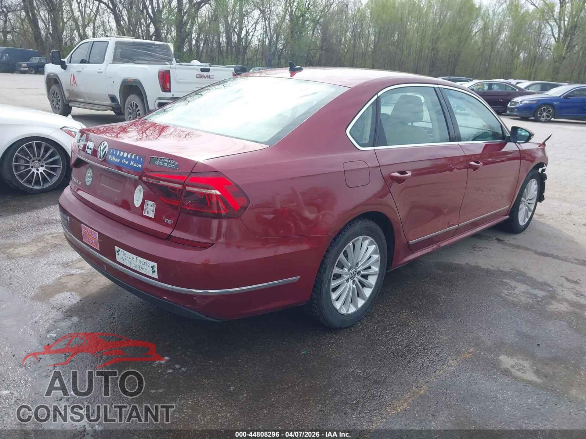 VOLKSWAGEN PASSAT 2017 - 1VWBT7A38HC056308