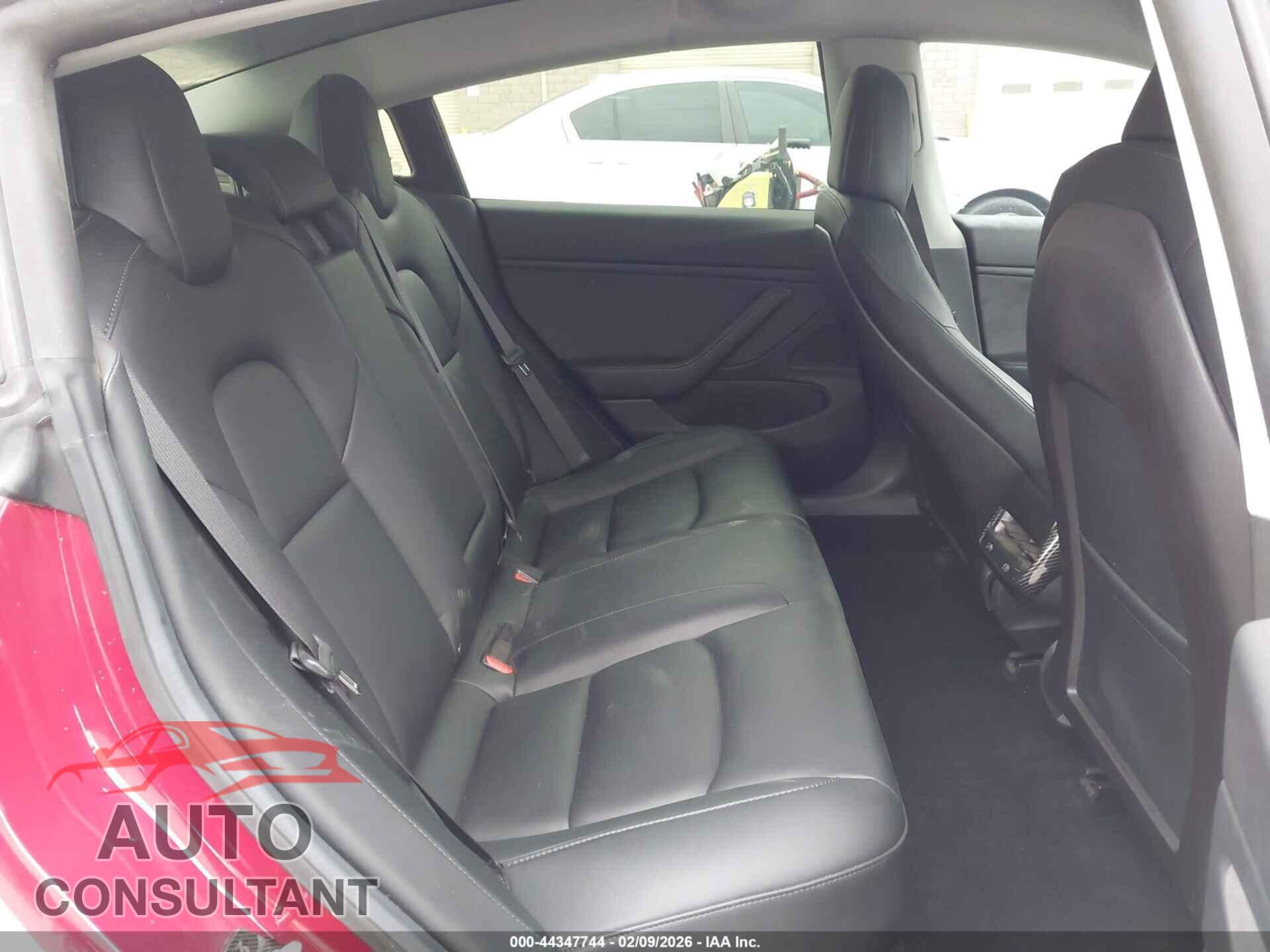 TESLA MODEL 3 2019 - 5YJ3E1EB8KF387237