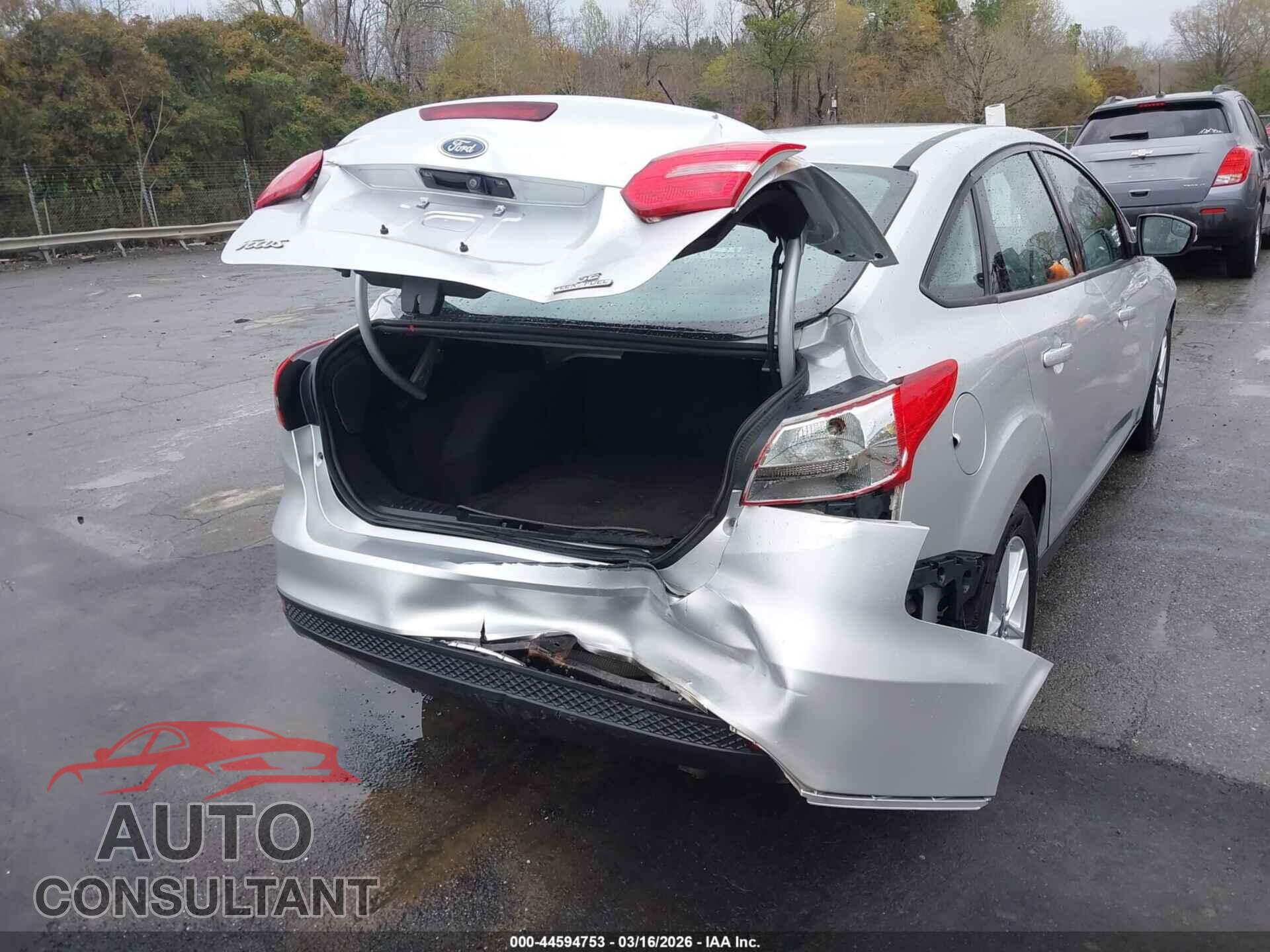 FORD FOCUS 2015 - 1FADP3F20FL376332