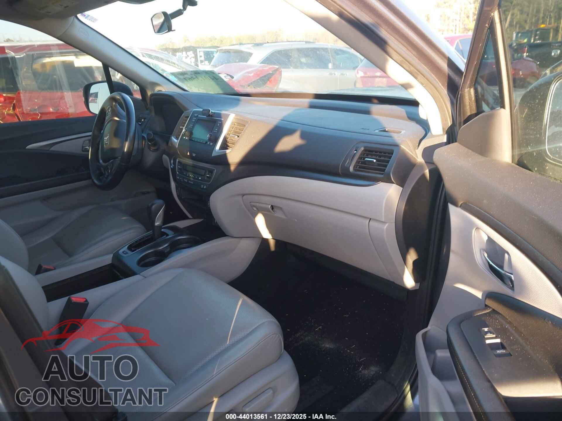 HONDA RIDGELINE 2017 - 5FPYK3F57HB028948