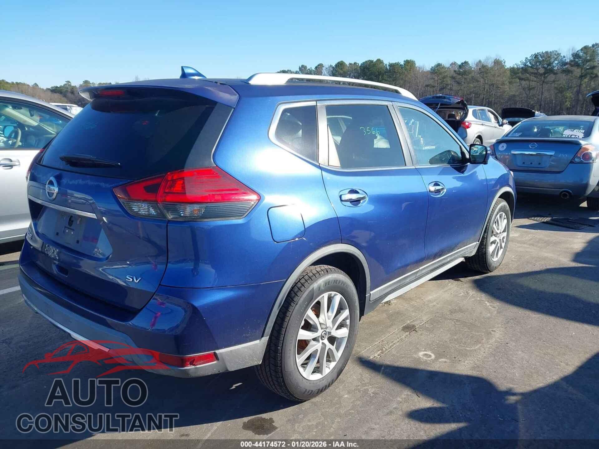 NISSAN ROGUE 2017 - KNMAT2MT4HP565009