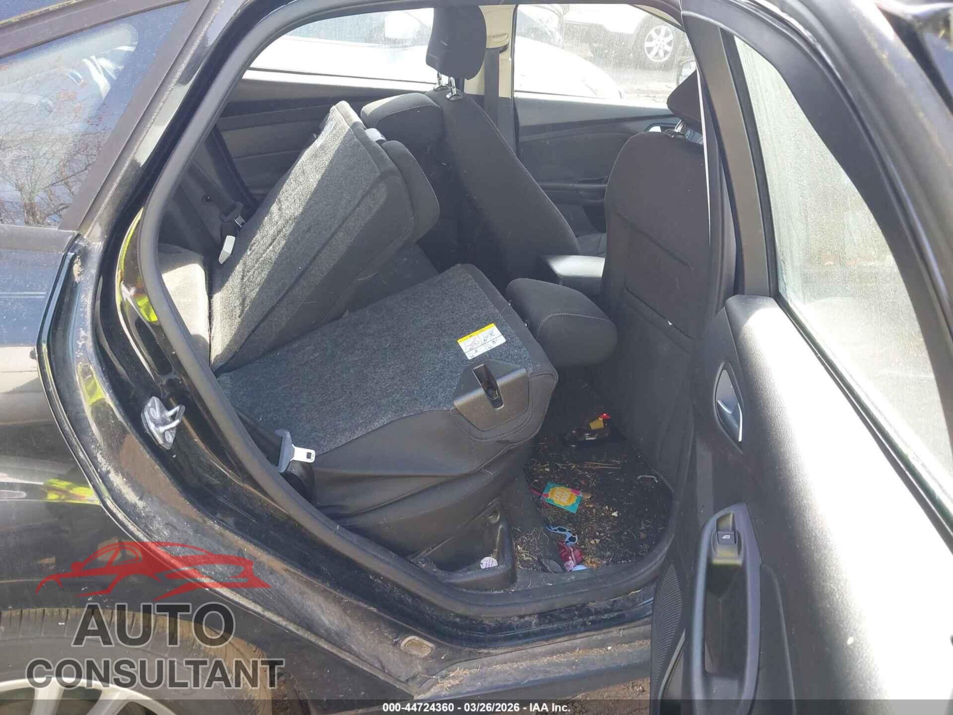 FORD FOCUS 2015 - 1FADP3F28FL295451