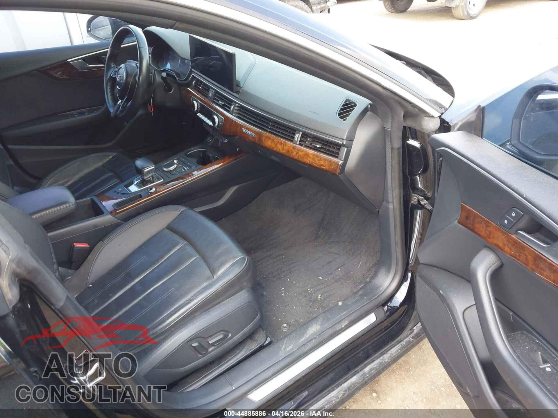 AUDI A5 2019 - WAUANCF56KA063642