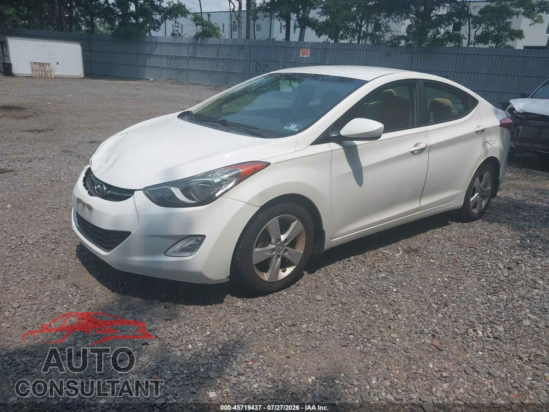 HYUNDAI ELANTRA 2013 - 5NPDH4AE3DH371030