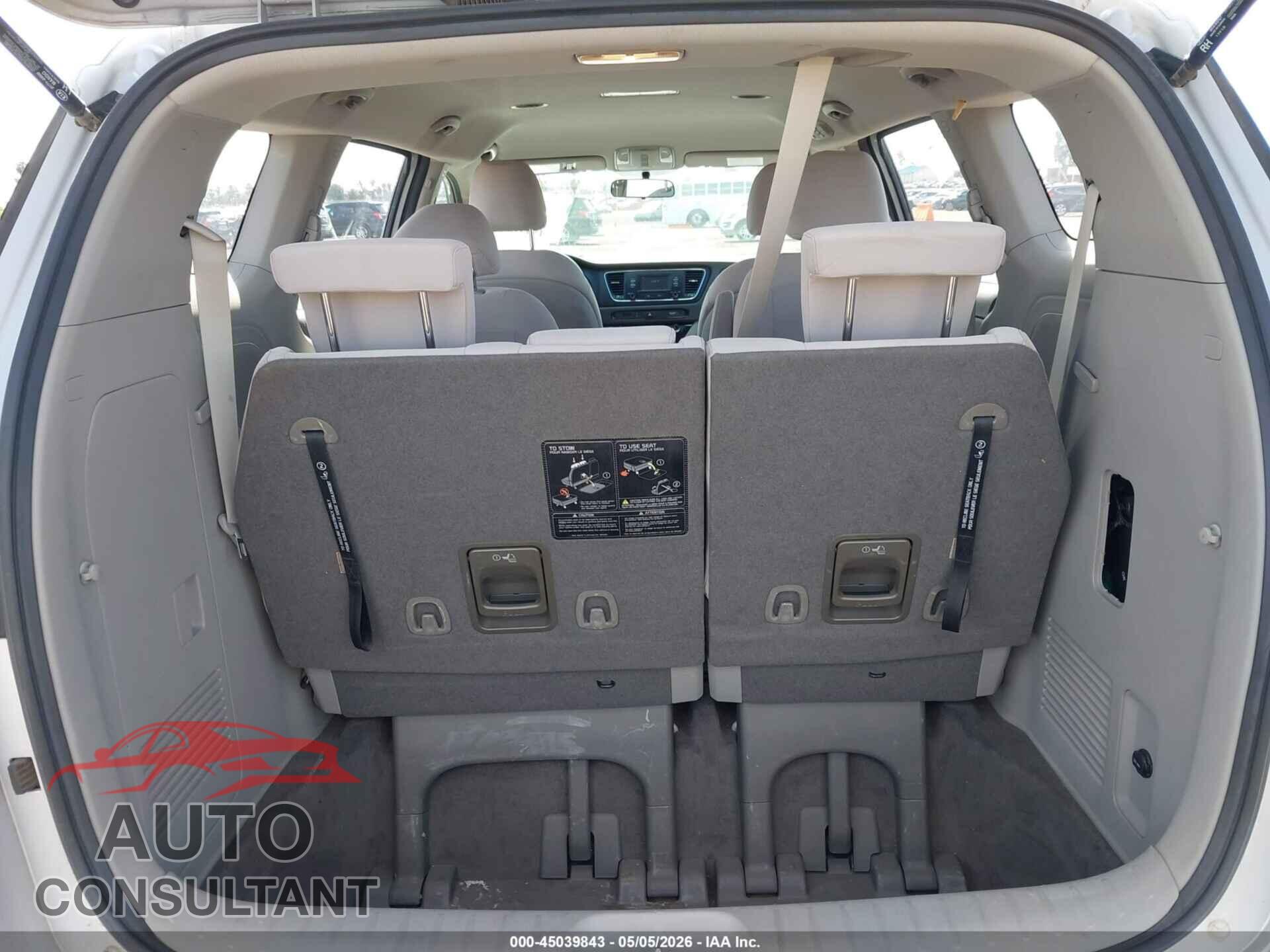 KIA SEDONA 2018 - KNDMA5C14J6374237