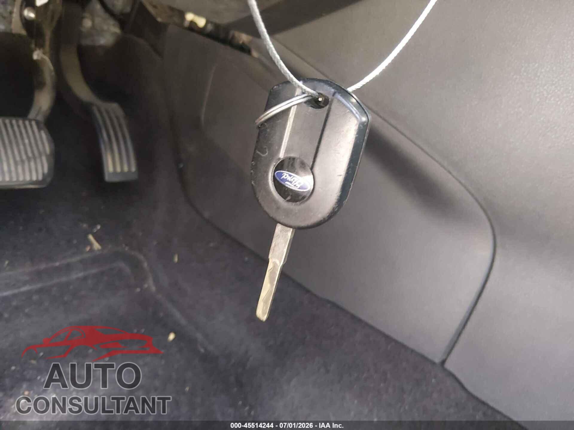FORD FOCUS 2017 - 1FADP3E23HL312161