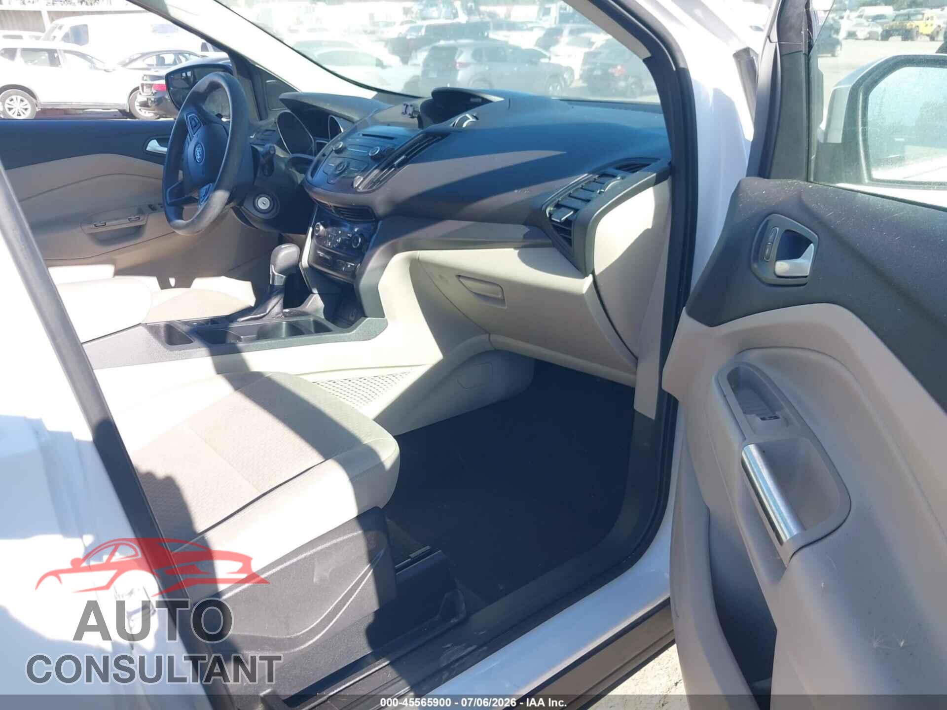 FORD ESCAPE 2017 - 1FMCU9GDXHUD45471