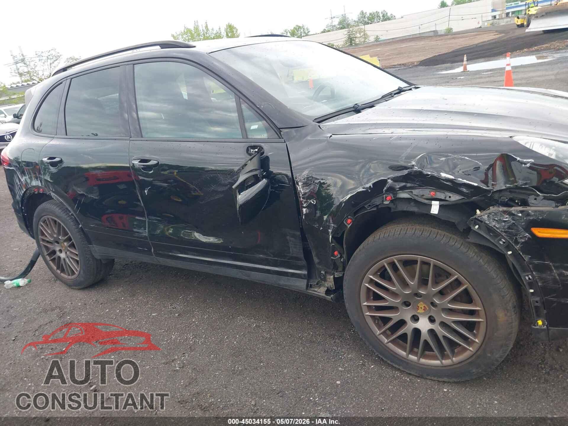 PORSCHE CAYENNE 2017 - WP1AA2A24HKA88157