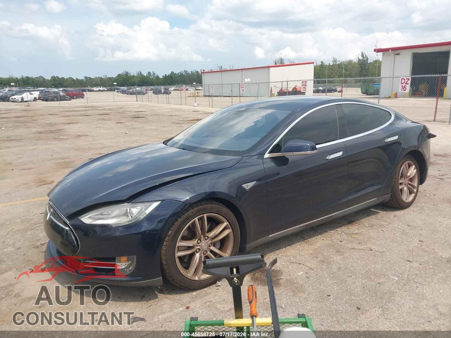 TESLA MODEL S 2013 - 5YJSA1AG8DFP11654