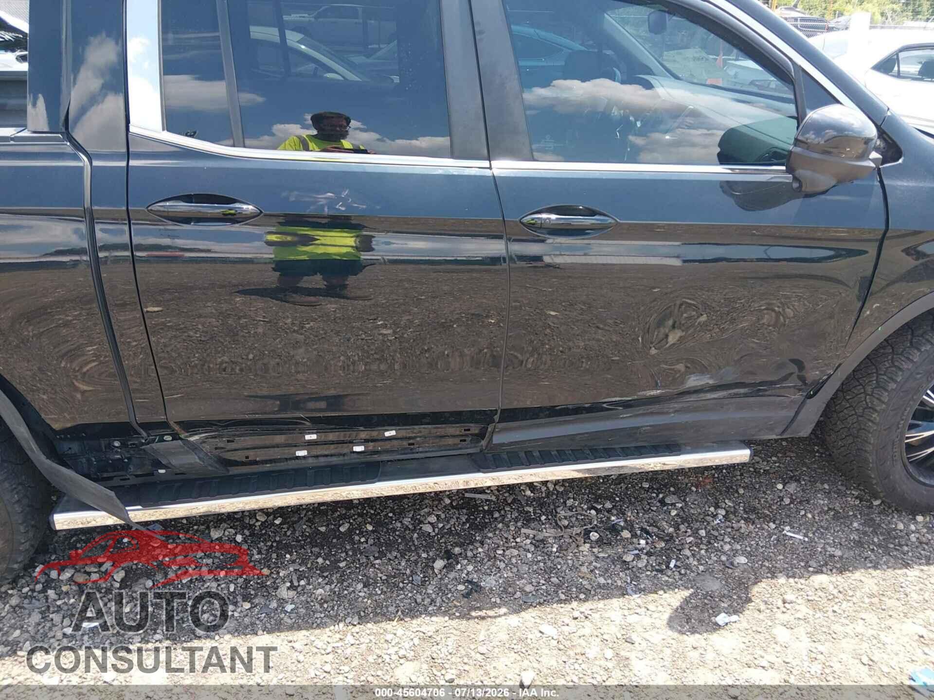HONDA RIDGELINE 2017 - 5FPYK3F61HB013077