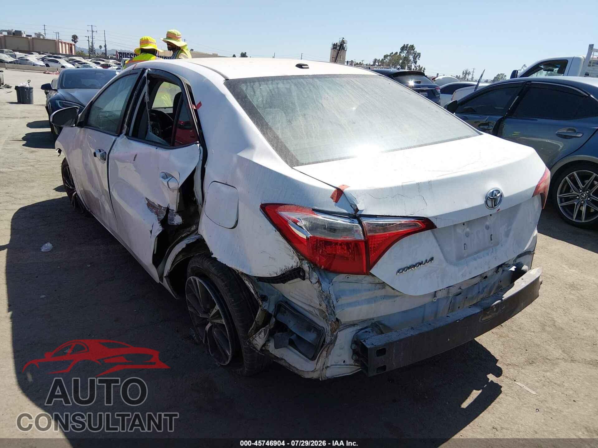 TOYOTA COROLLA 2018 - 5YFBURHE5JP809986