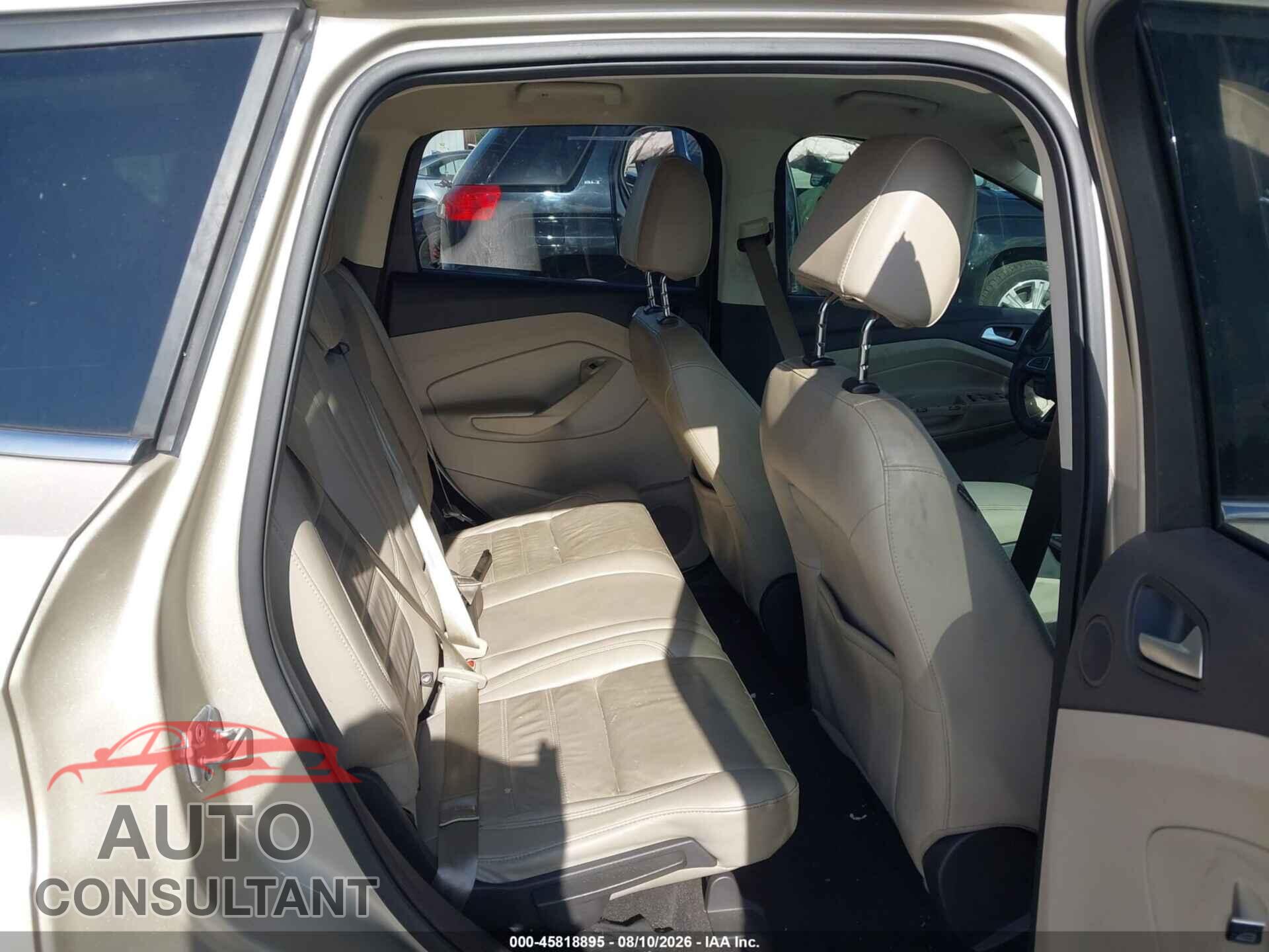 FORD ESCAPE 2017 - 1FMCU0JD5HUF02747