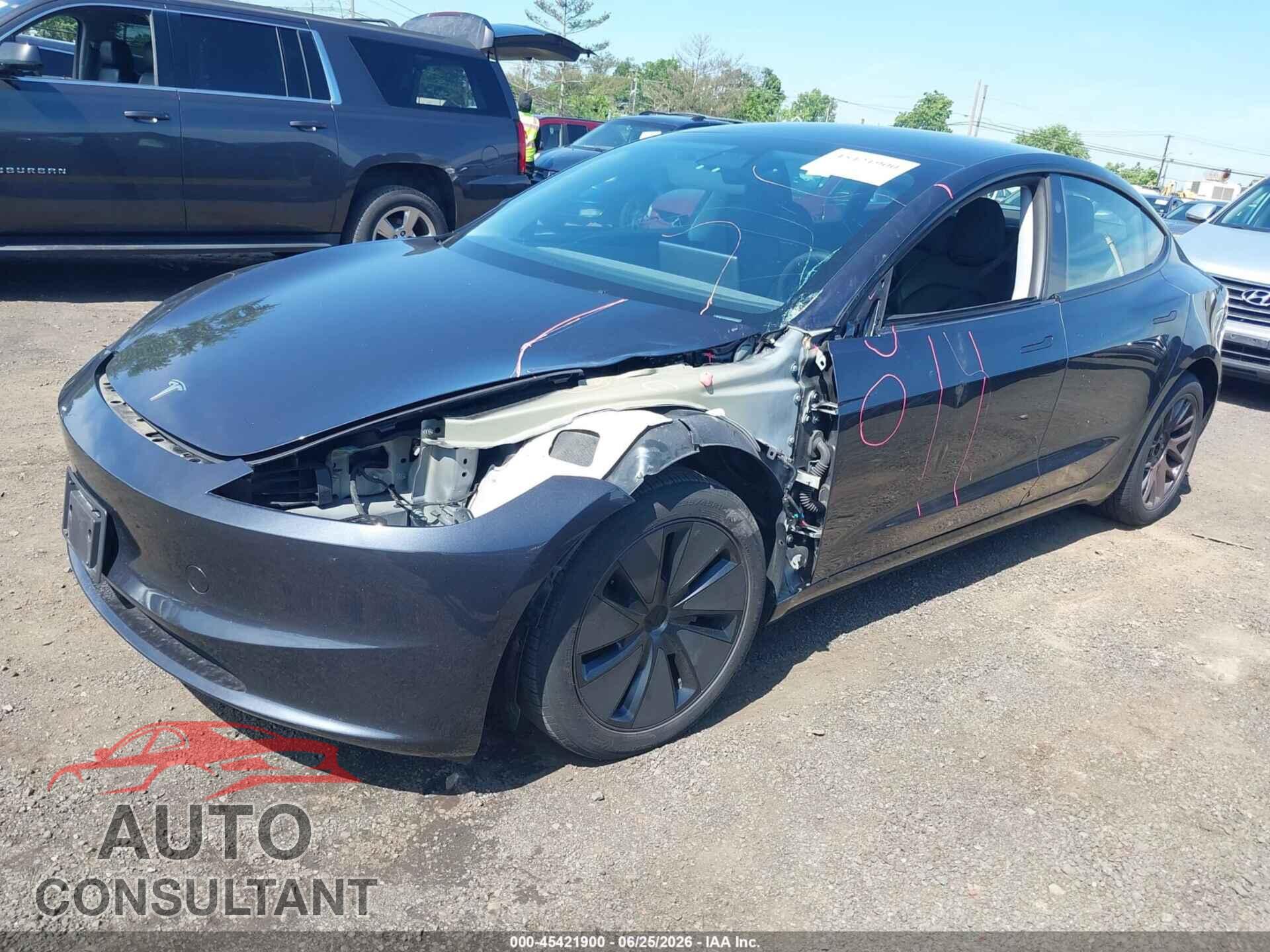 TESLA MODEL 3 2025 - 5YJ3E1EA1SF033549