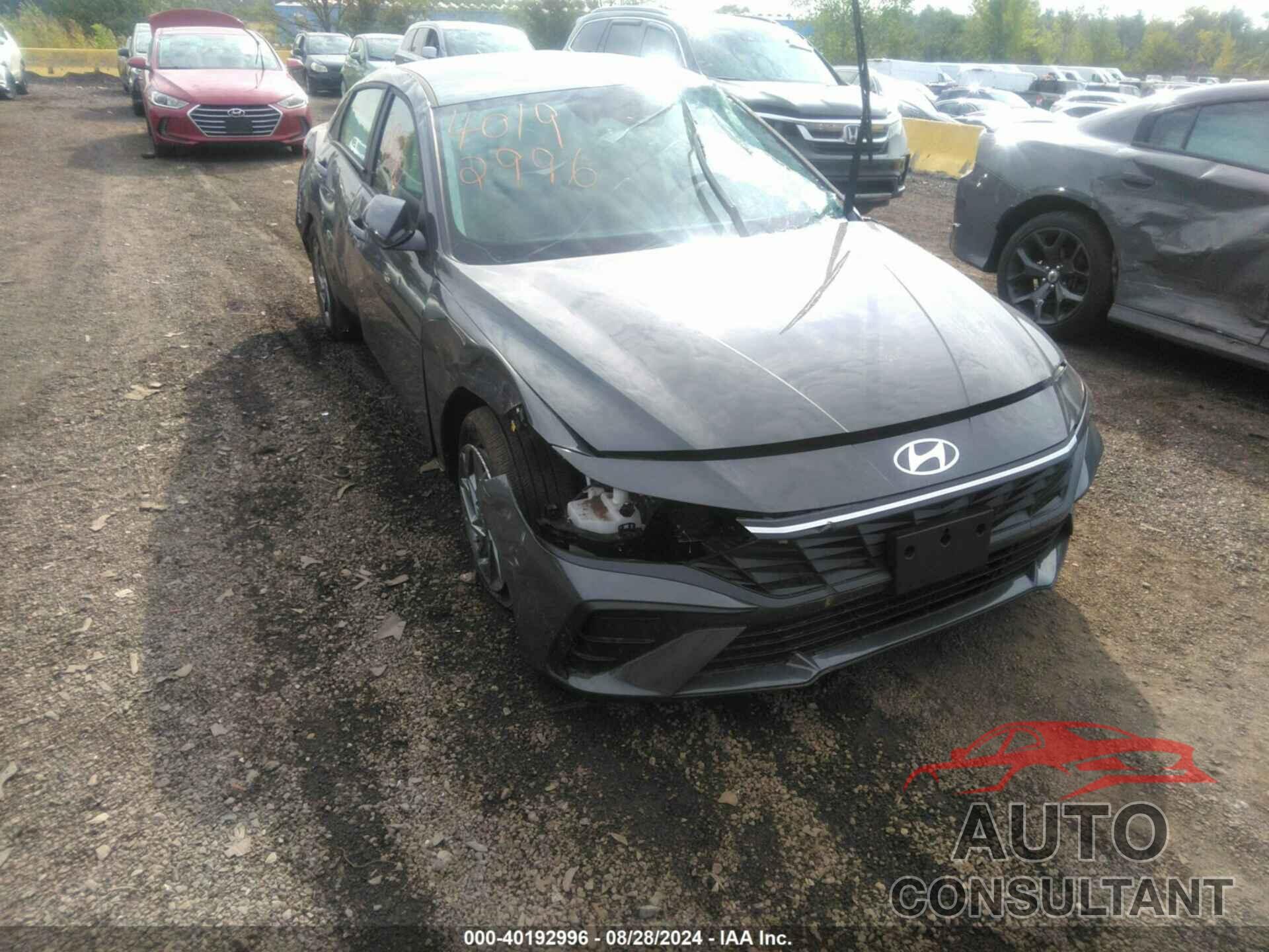 HYUNDAI ELANTRA 2024 - KMHLM4DG1RU781158