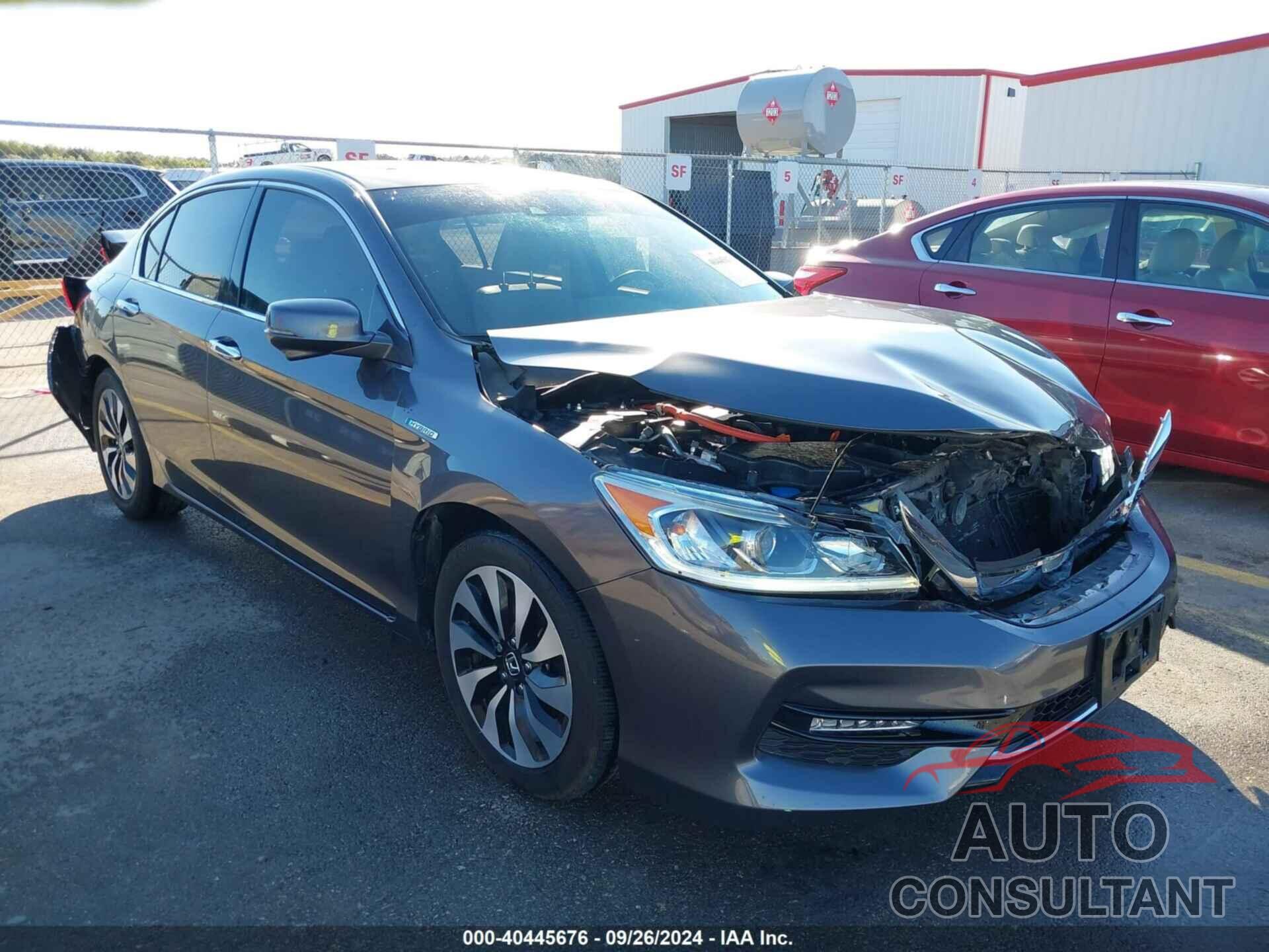 HONDA ACCORD 2017 - JHMCR6F57HC029769