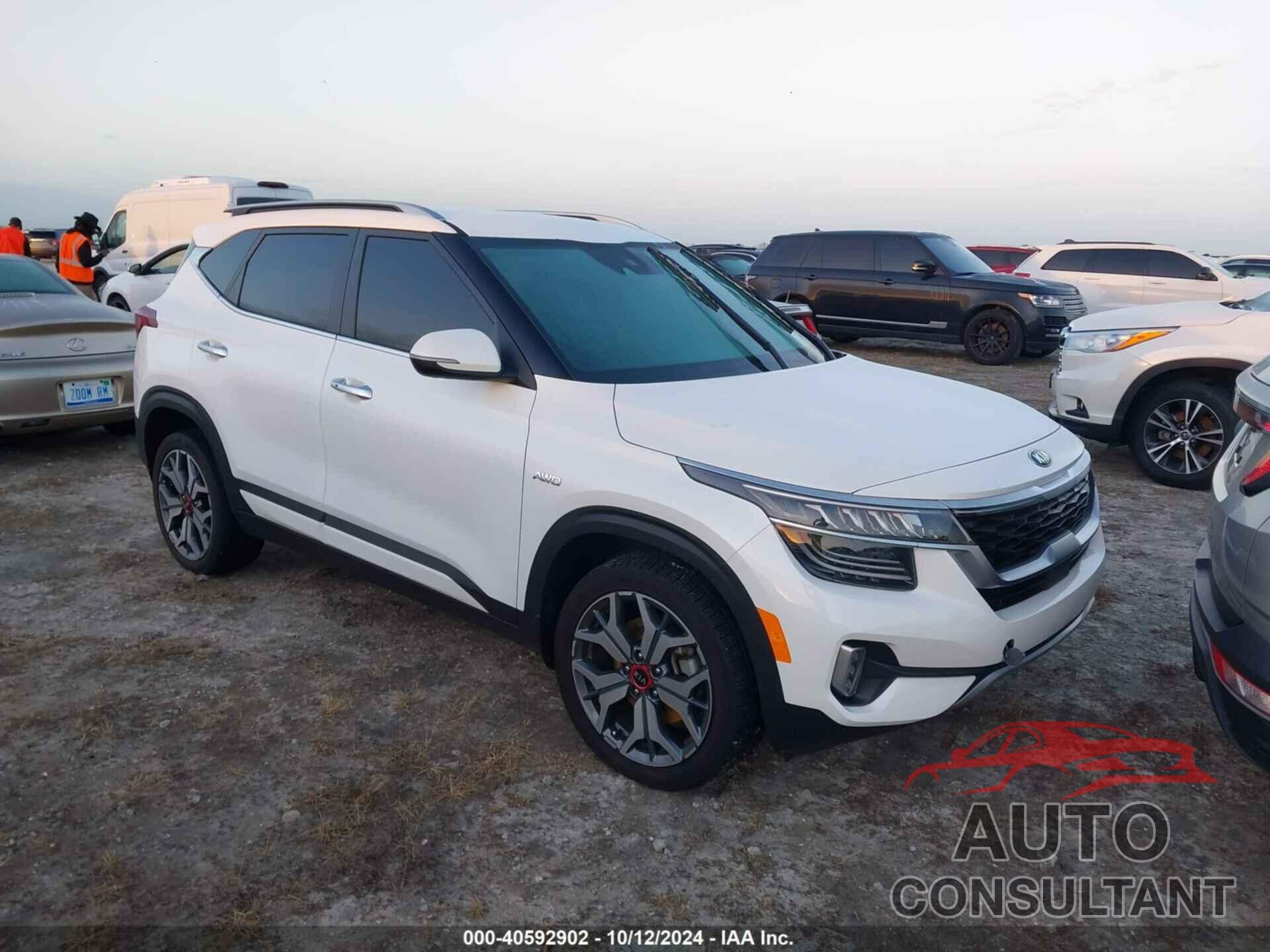 KIA SELTOS 2021 - KNDETCA29M7112436
