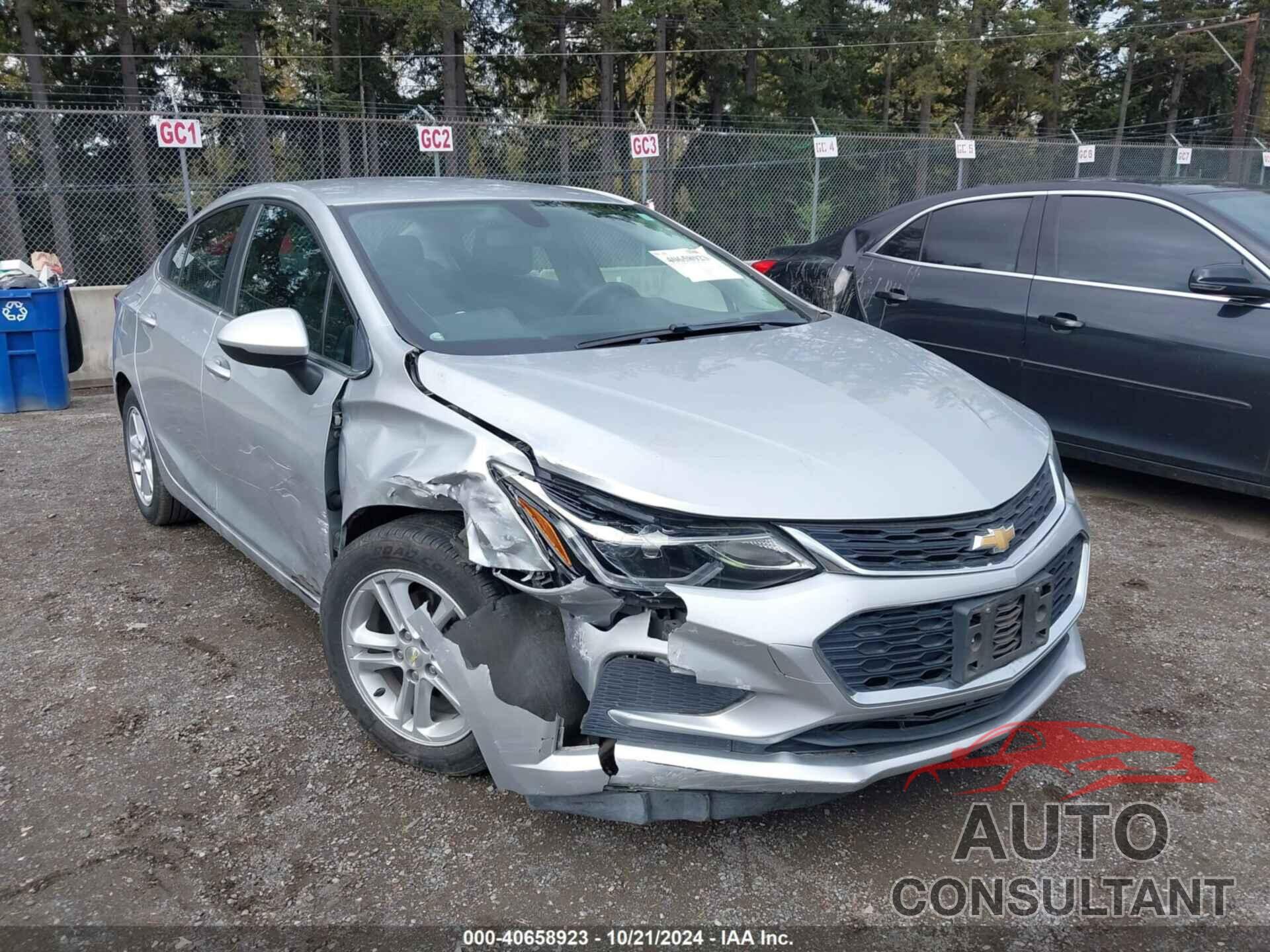 CHEVROLET CRUZE 2018 - 1G1BE5SMXJ7111745