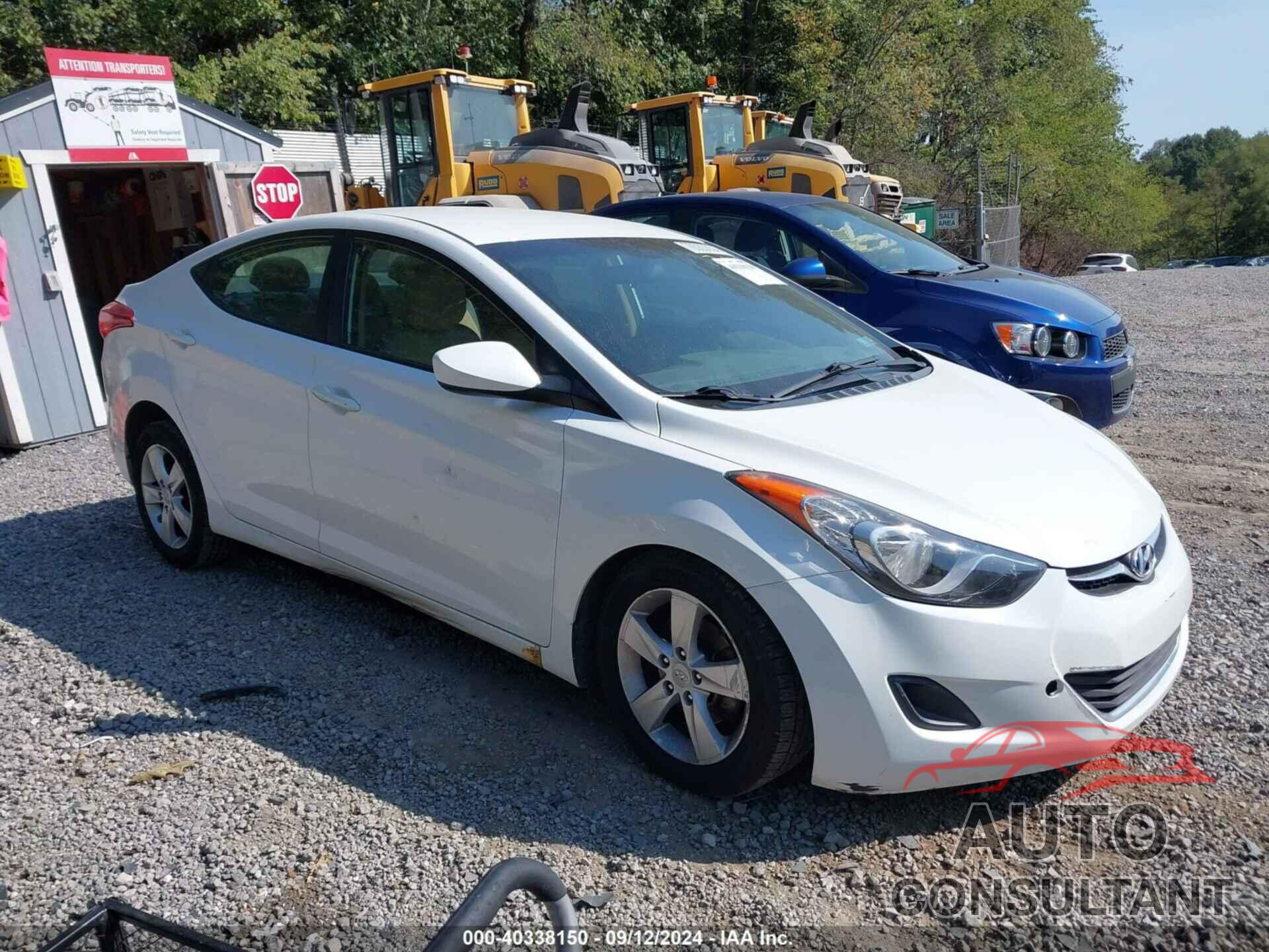HYUNDAI ELANTRA 2013 - 5NPDH4AE7DH303975