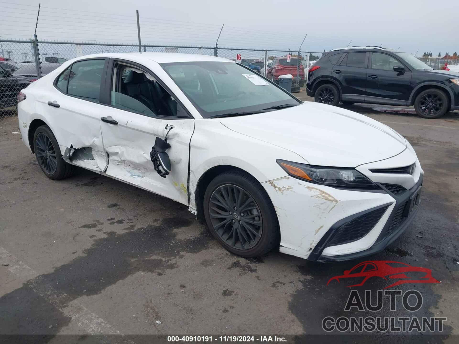 TOYOTA CAMRY 2022 - 4T1G11AK0NU012520