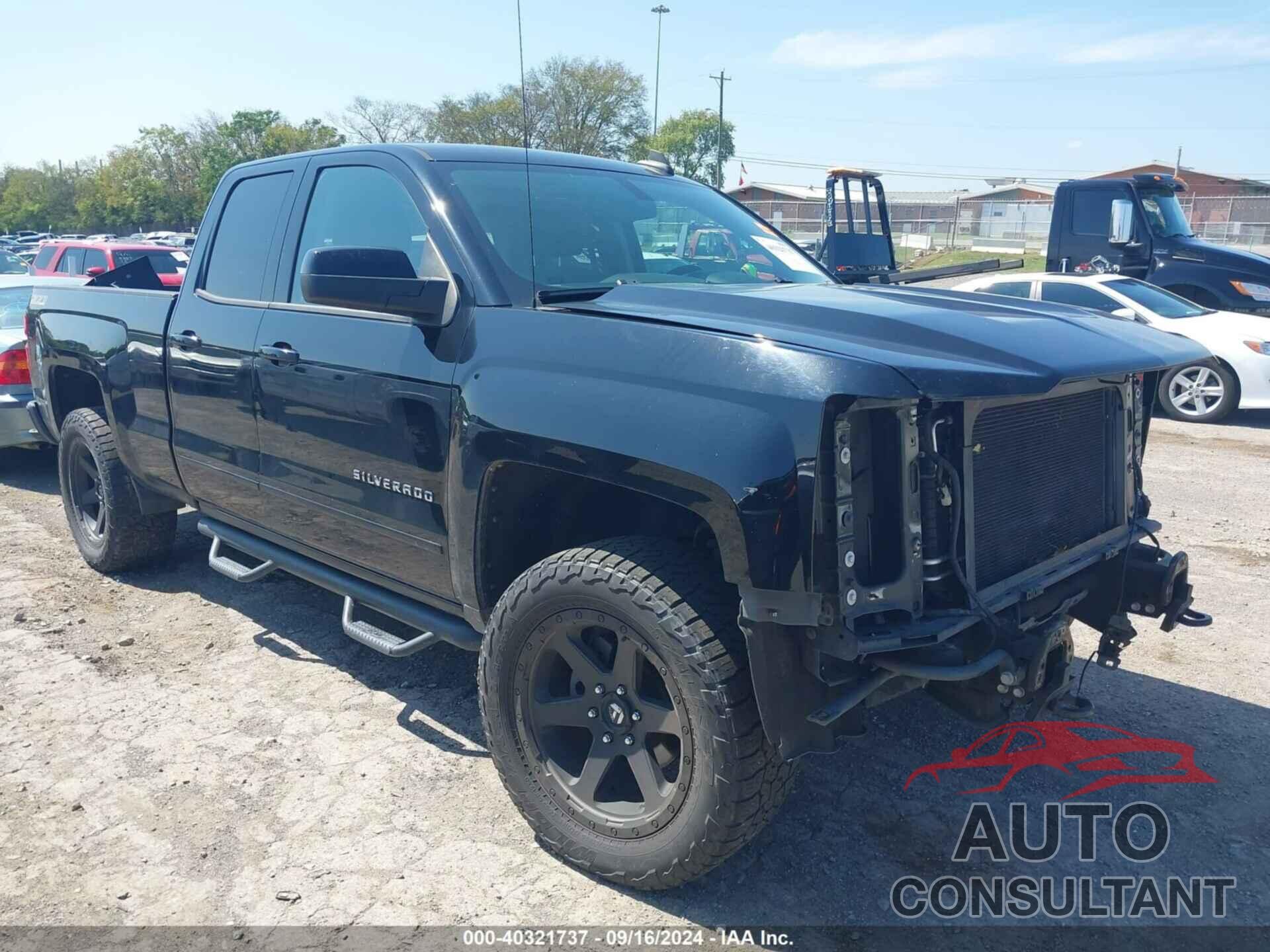 CHEVROLET SILVERADO 1500 2017 - 1GCVKREC2HZ263606