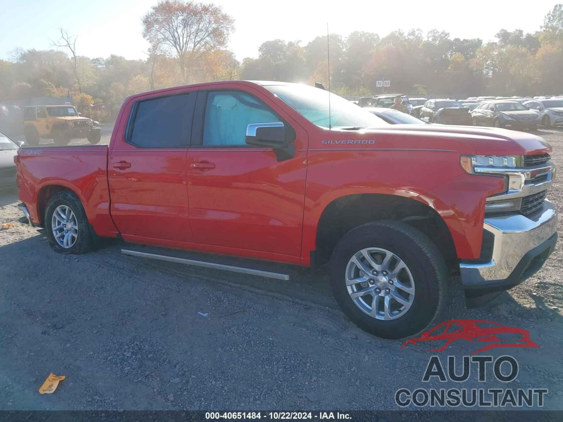 CHEVROLET SILVERADO 1500 2021 - 1GCPYJEK6MZ435422