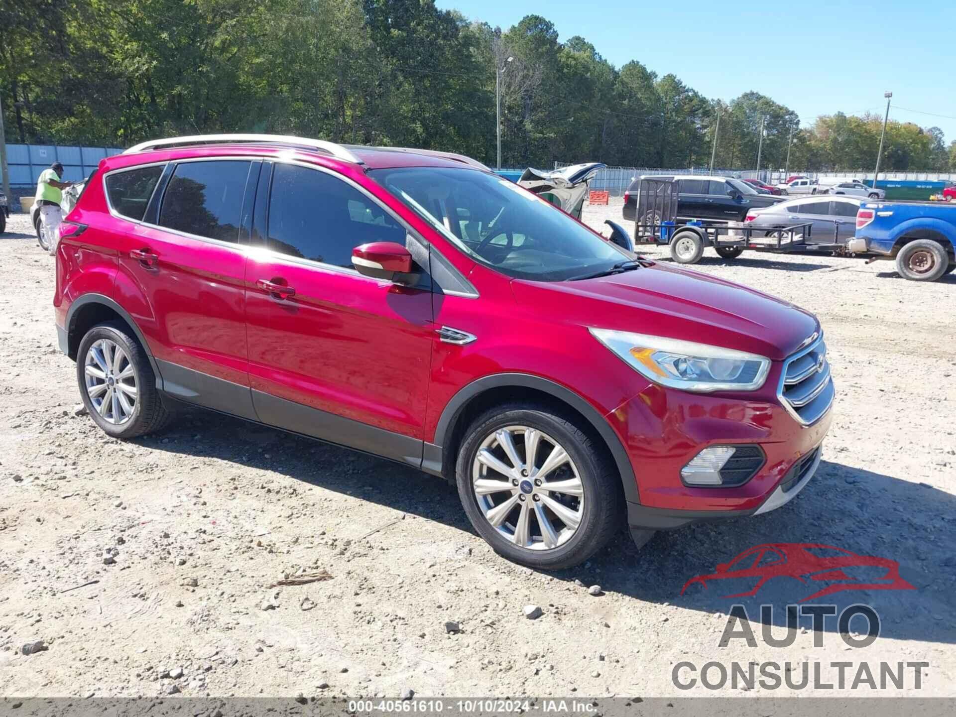FORD ESCAPE 2017 - 1FMCU0J98HUD48563