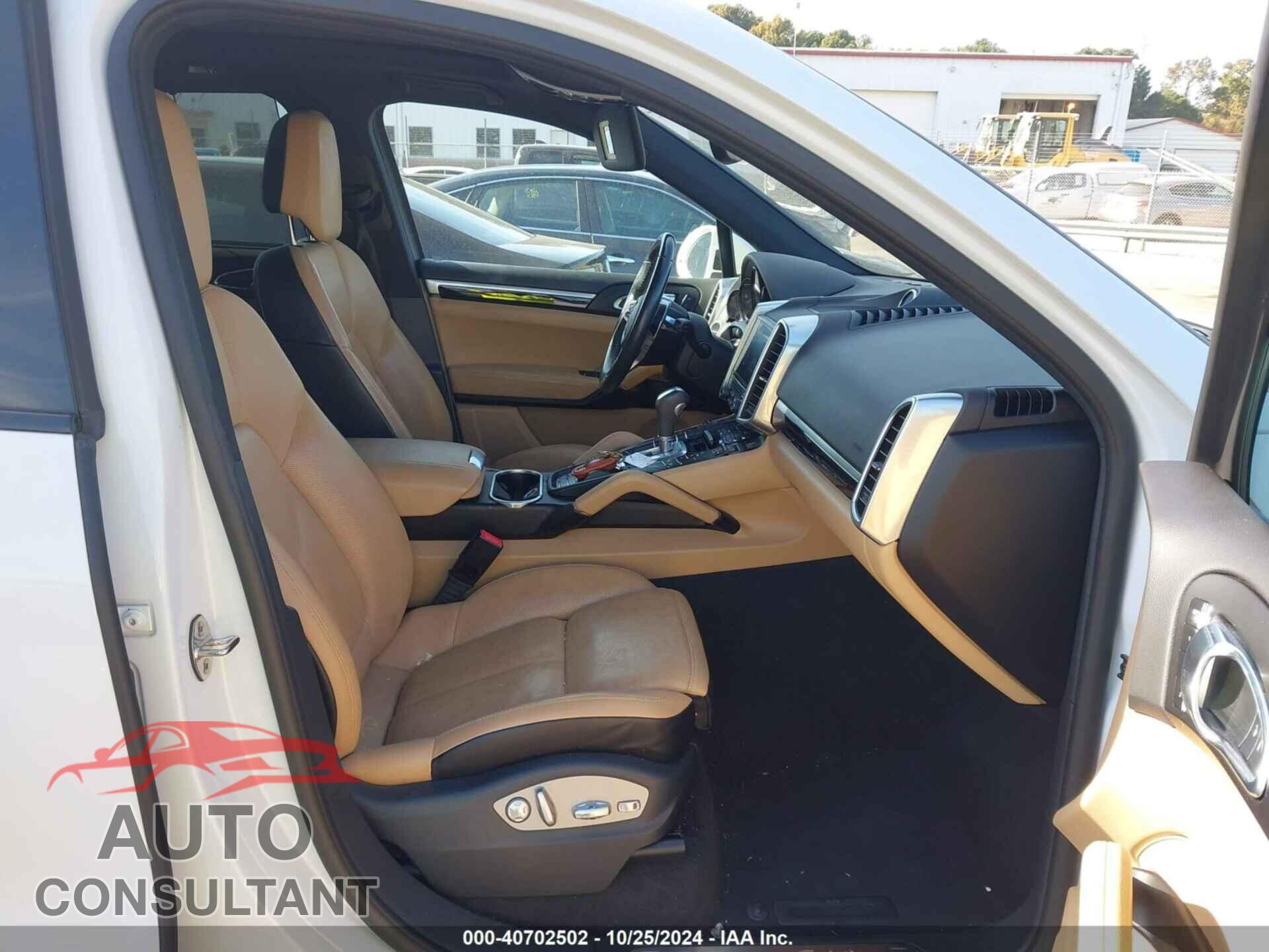 PORSCHE CAYENNE 2017 - WP1AA2A2XHKA90835