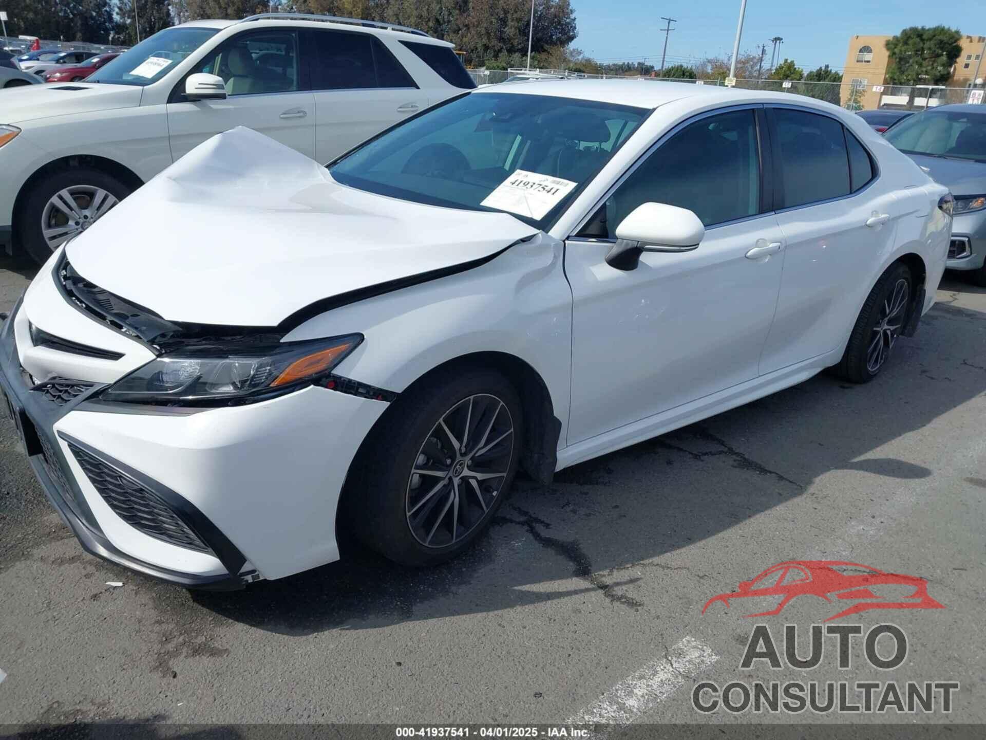 TOYOTA CAMRY 2022 - 4T1G11AKXNU070473