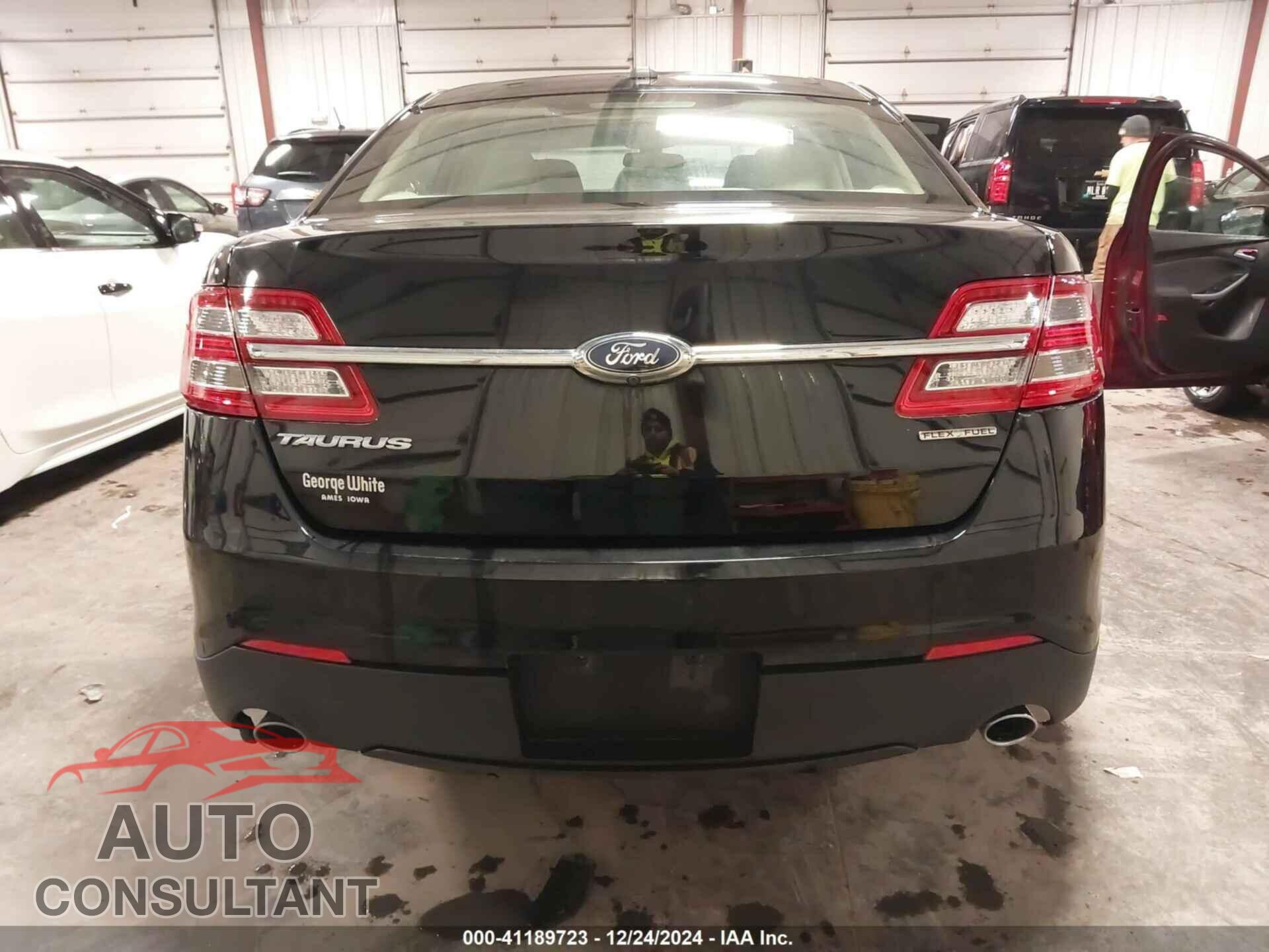 FORD TAURUS 2017 - 1FAHP2D89HG123010