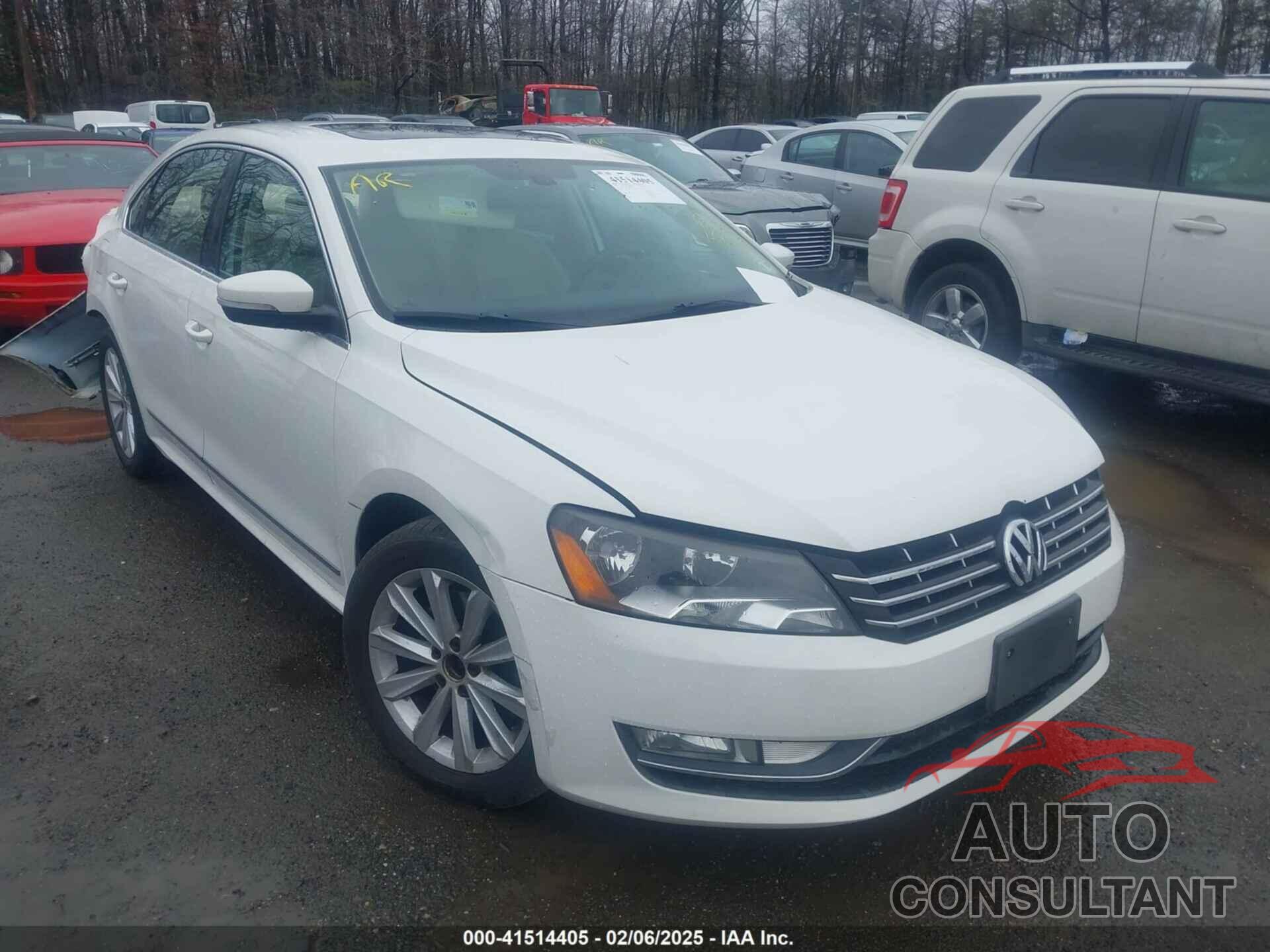 VOLKSWAGEN PASSAT 2013 - 1VWCH7A32DC038984