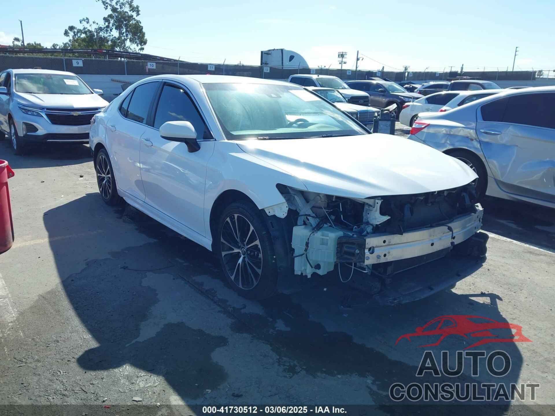 TOYOTA CAMRY 2018 - 4T1B11HK3JU068168