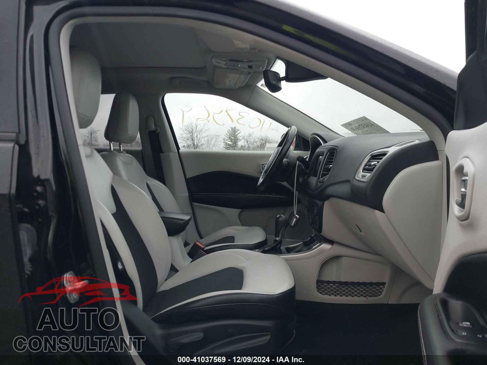 JEEP COMPASS 2020 - 3C4NJDBB2LT228405