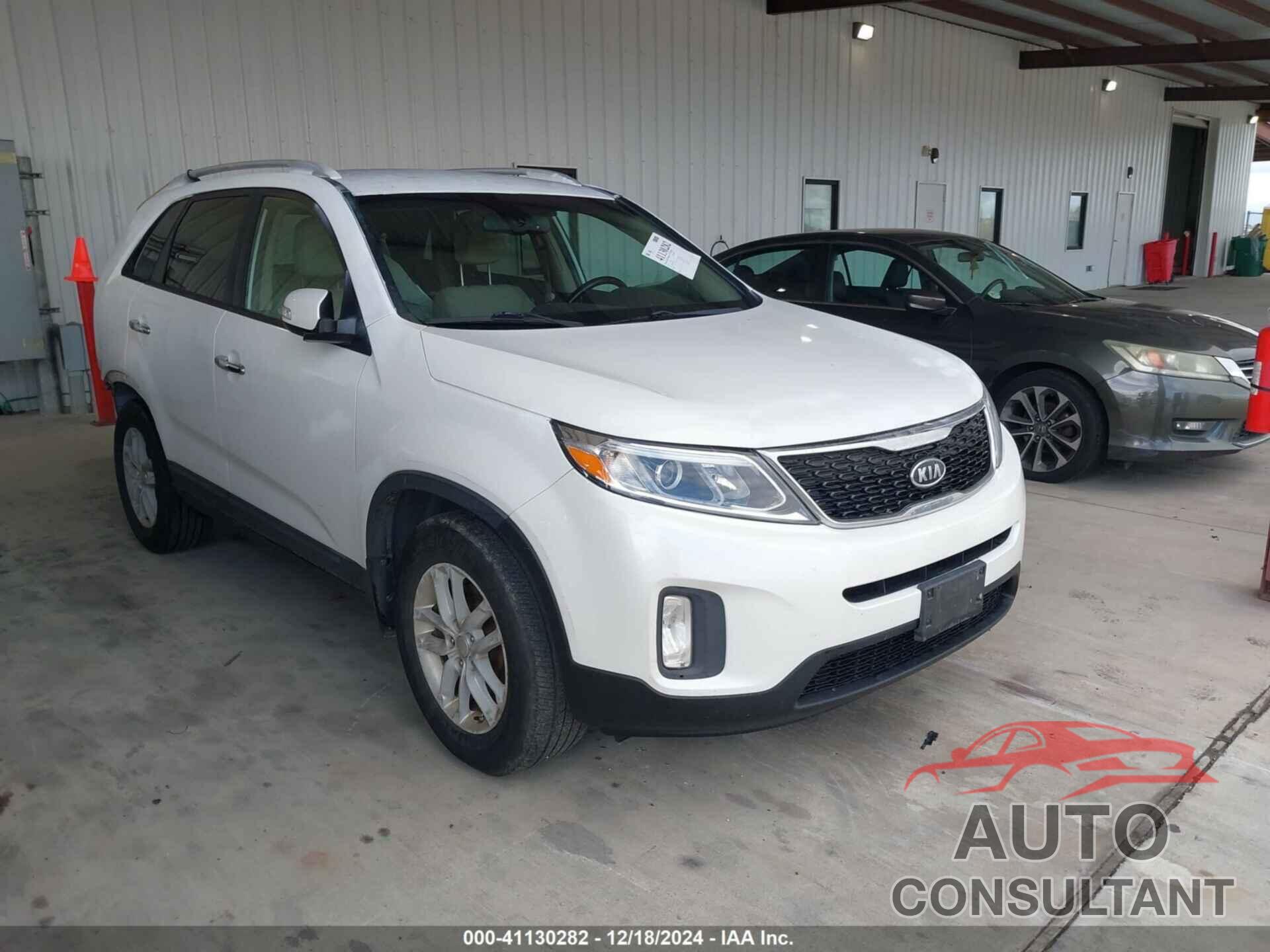 KIA SORENTO 2015 - 5XYKT4A67FG562183