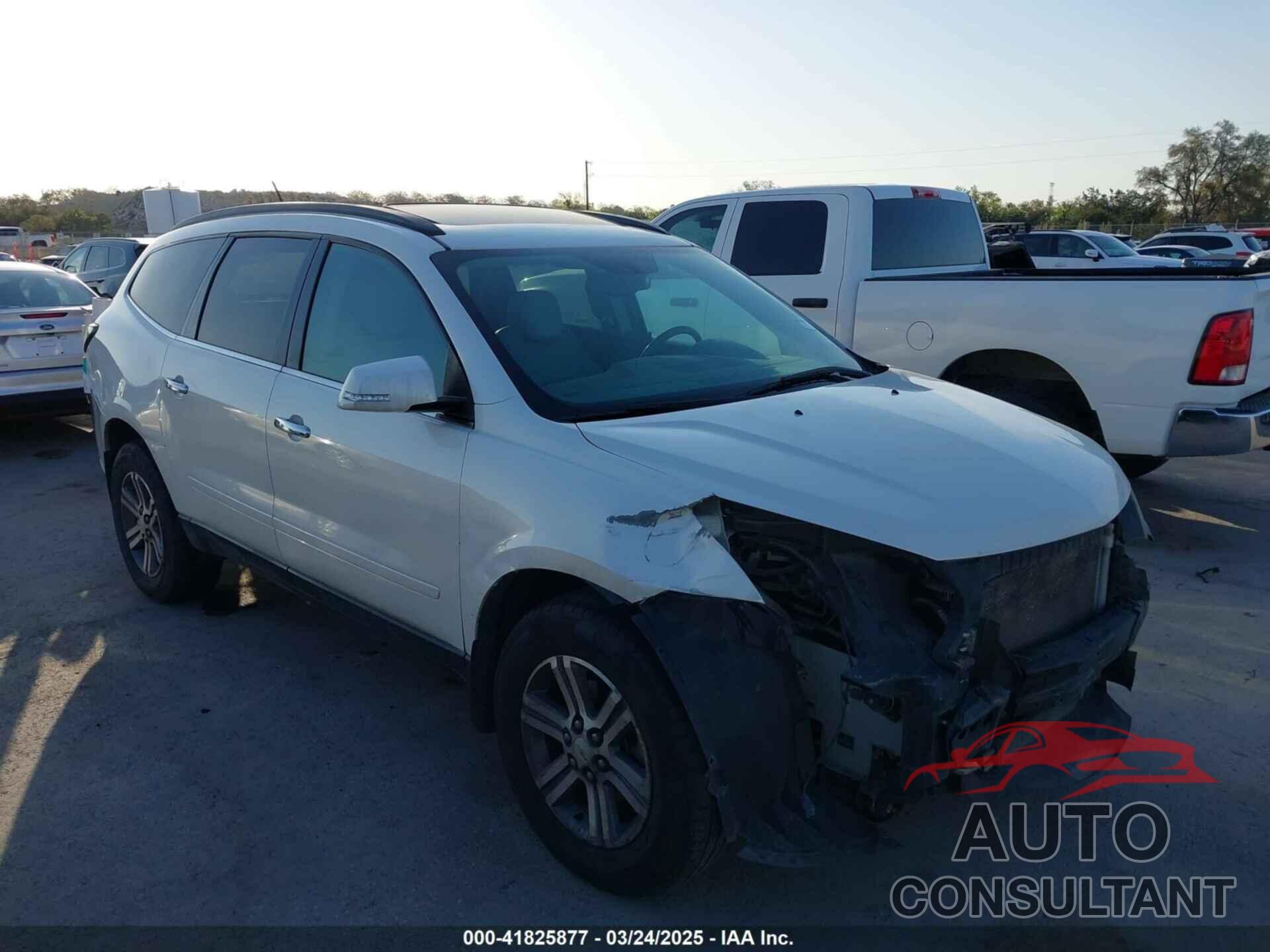 CHEVROLET TRAVERSE 2015 - 1GNKRHKD8FJ205055