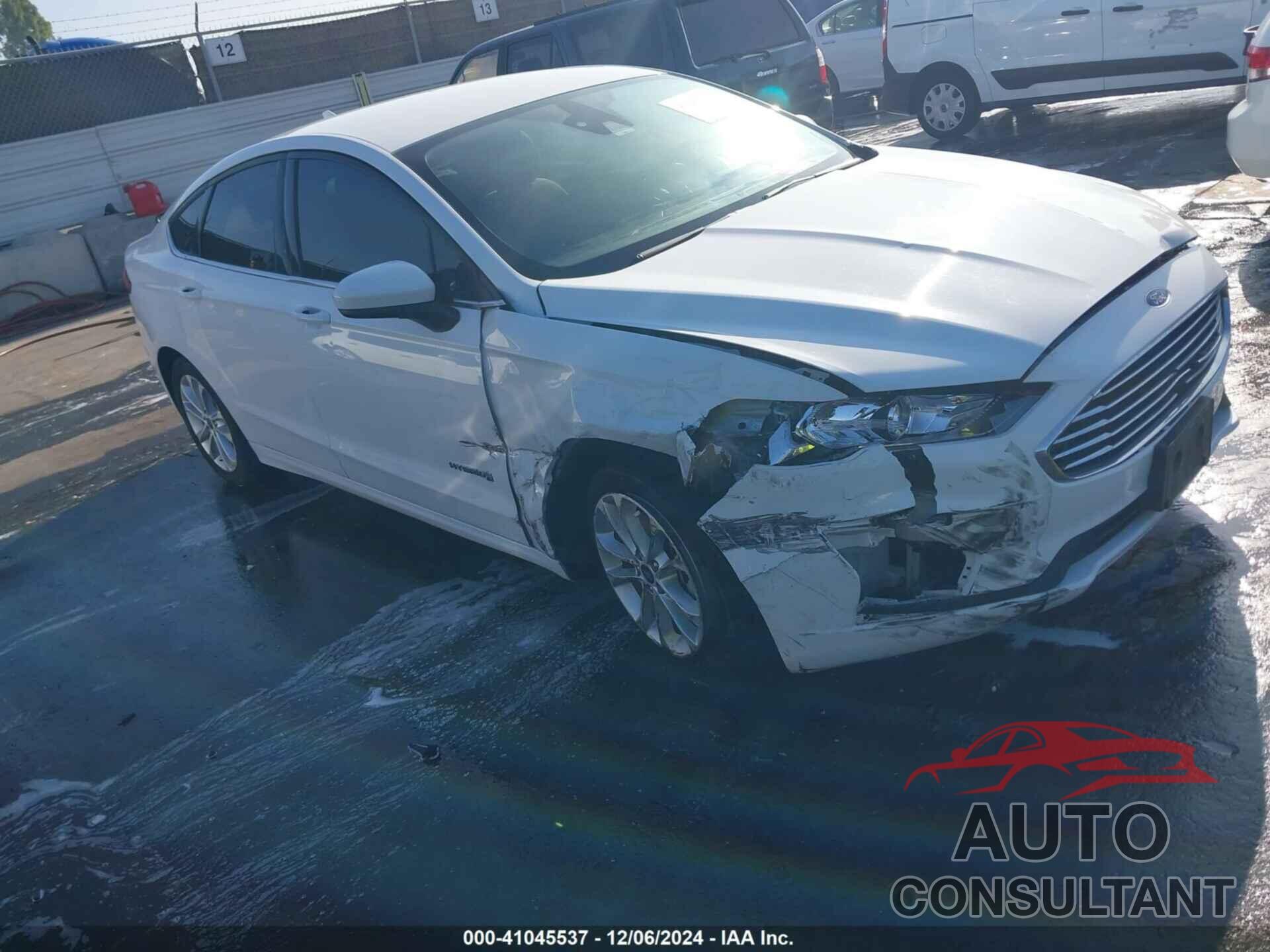 FORD FUSION HYBRID 2019 - 3FA6P0LU6KR225682